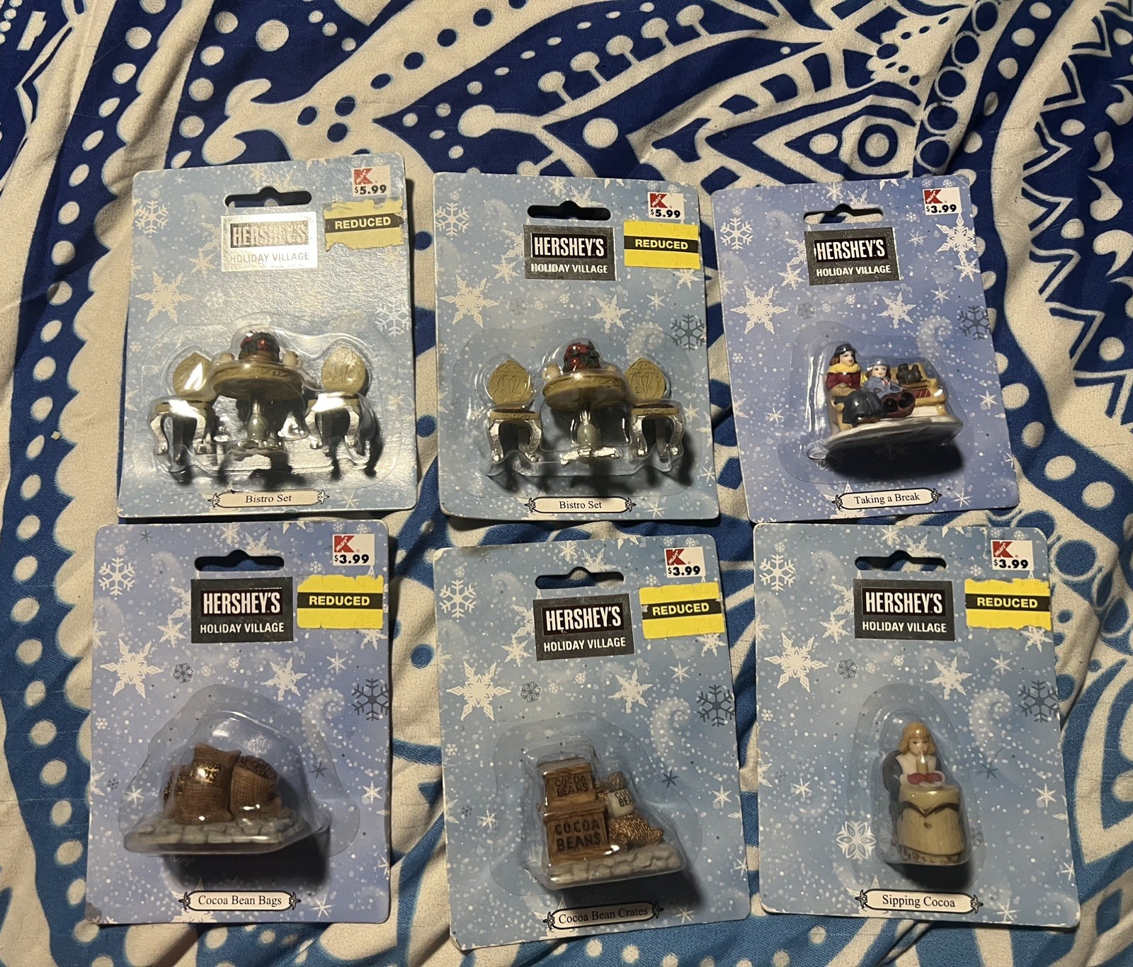 Lot Of 6 Hershey holiday Village New
