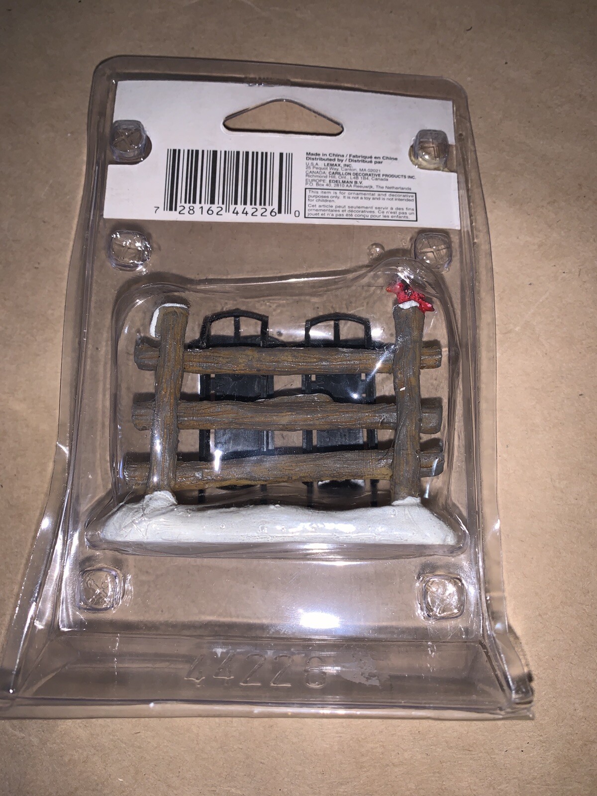 2004 Lemax Christmas Village Collection – Sleds At Rest – 44226