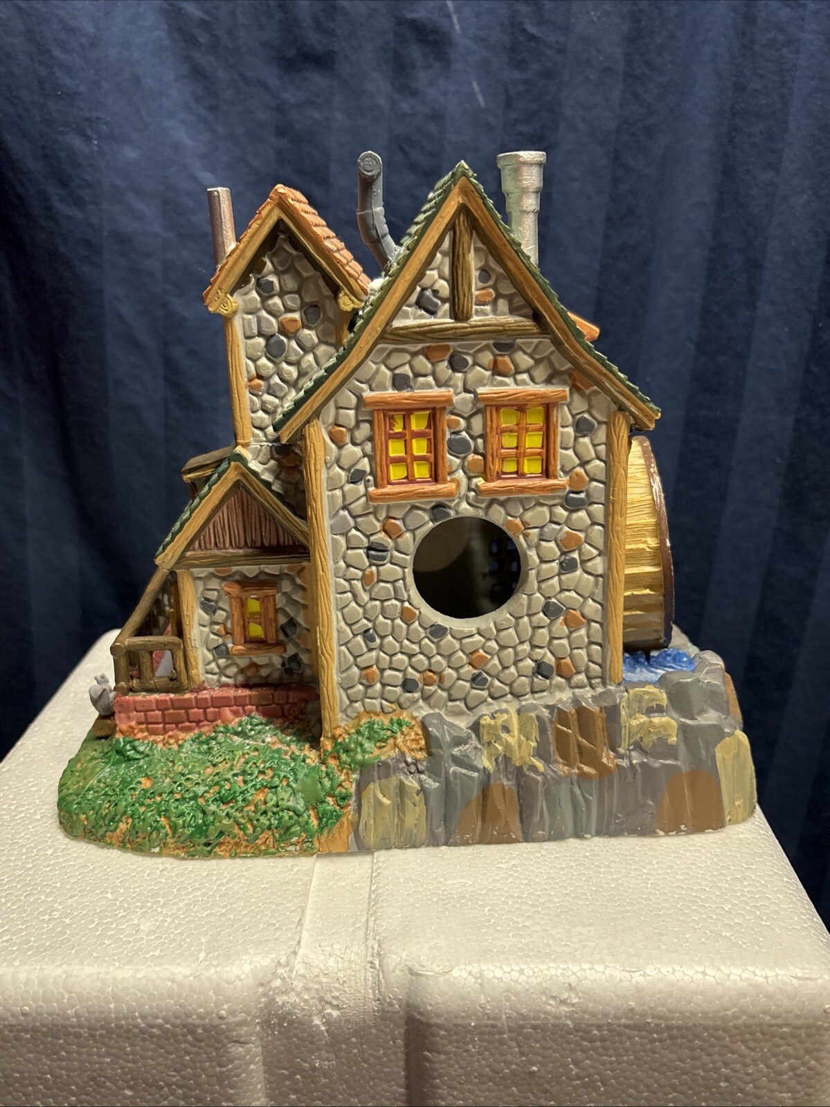 Lemax- Menard Mill Village Collection- 2011- Lighted 1060