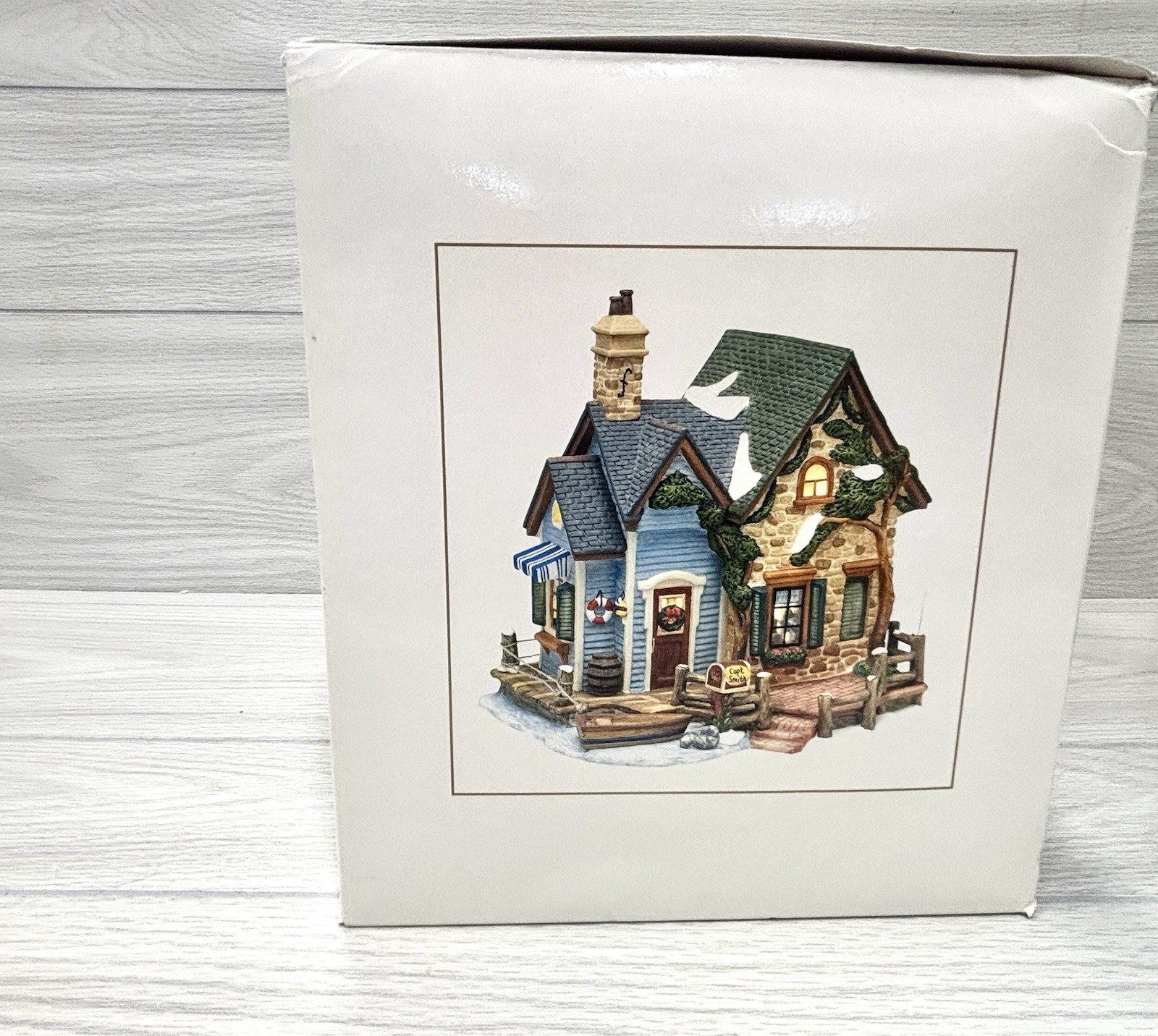Harborside Village CAPT. SMITH BOAT HOUSE 8.5″ Illuminated Christmas 2003 O’Well