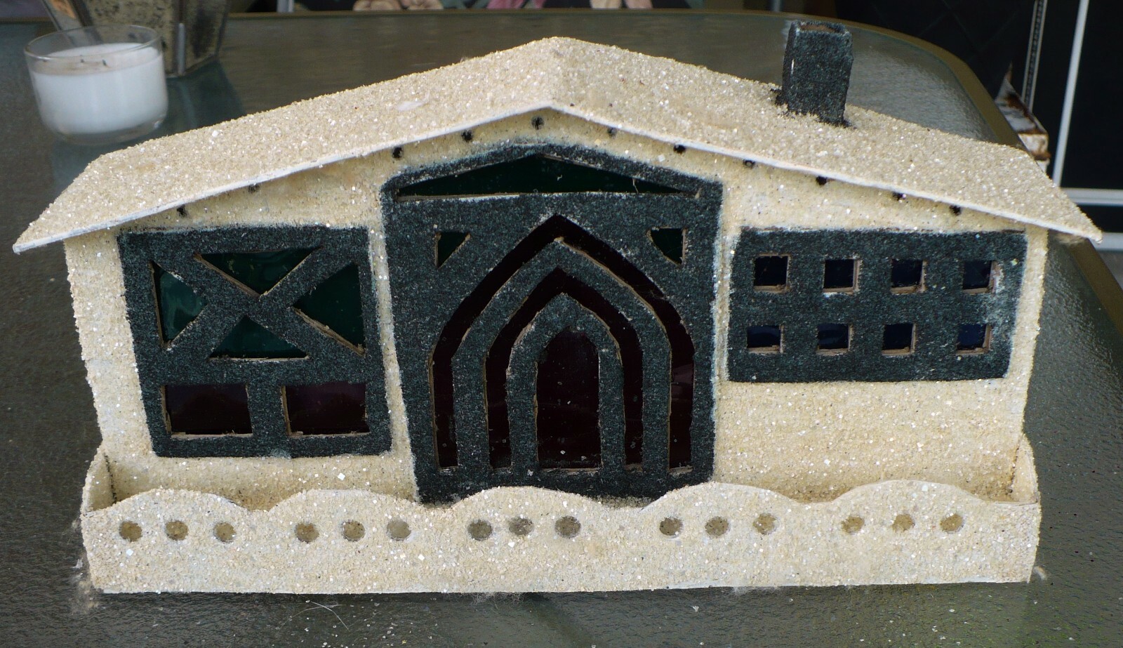 1960’S HANDMADE CHRISTMAS 10 5/8″ HOUSE WHITE CHARCOAL MICA GLITTER WINDOWS