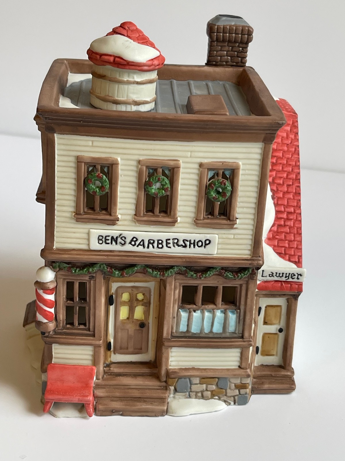 BEN’S BARBER SHOP. NEW ENGLAND VILLAGE. BRAND NEW NEVER USED. BEAUTIFUL !