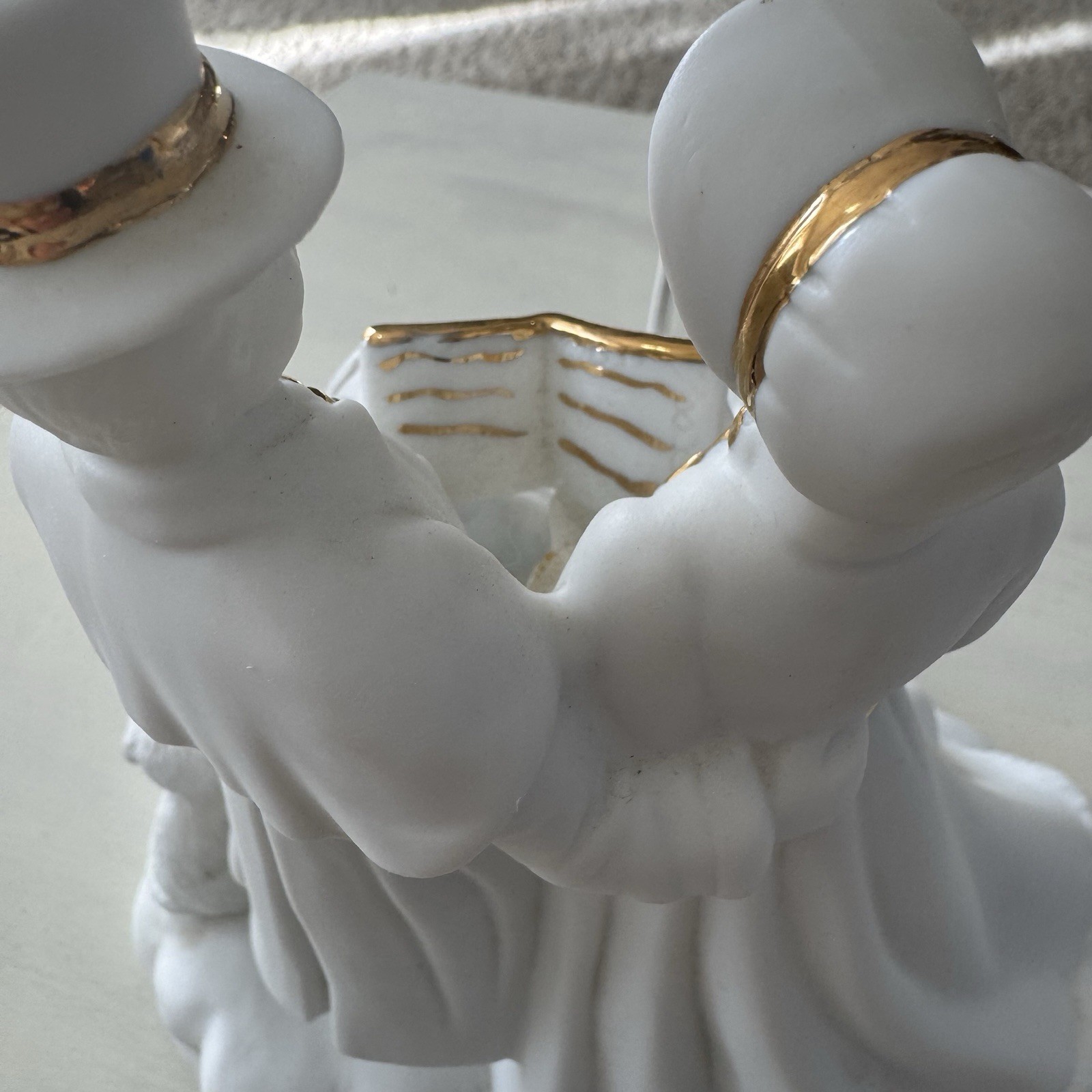 1998 RSVP International Porcelain Lighted “Caroling Family” Figurine