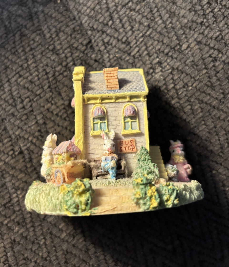Bunny Family Village “Peter’s Flower Shop” EH02 1994 NIB