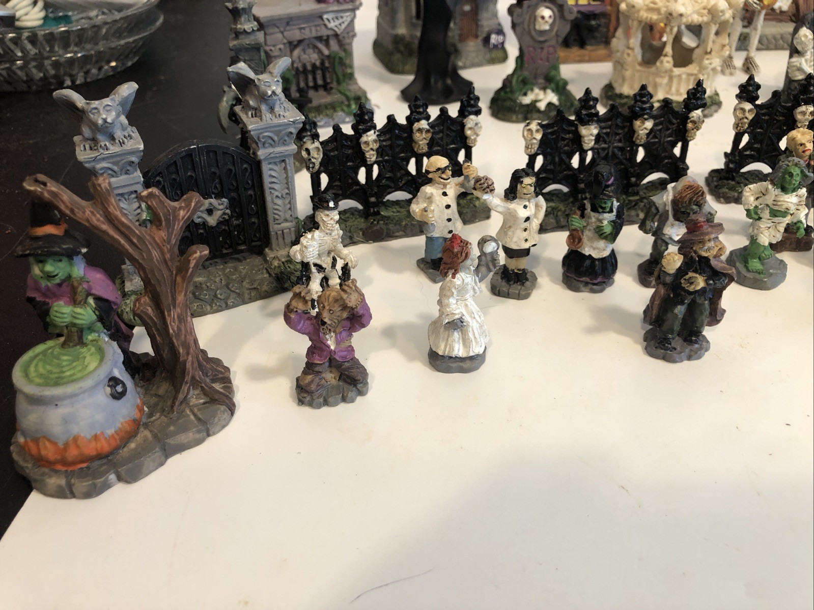 Greenbrier International (54 Piece) Holloween Zombie Village