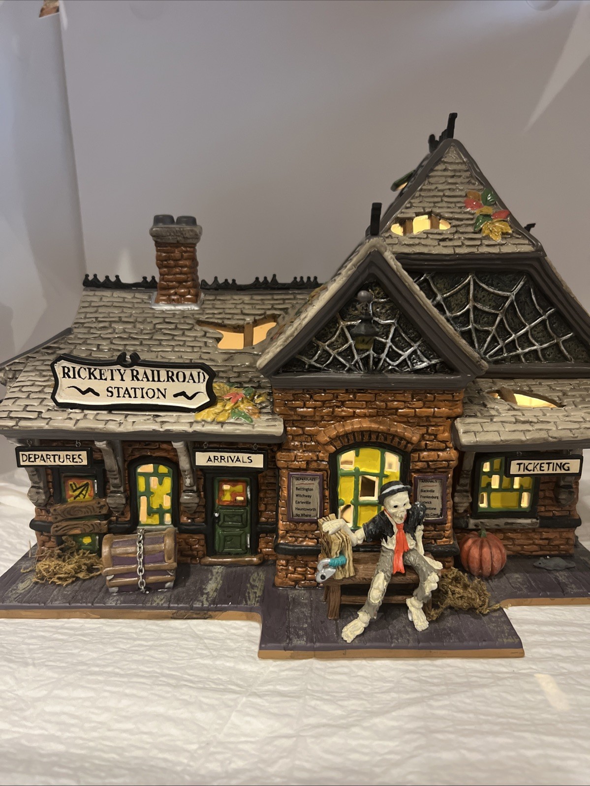 Department 56, Our Tenth Anniversary Rickety Railroad Station, Retired, 800000