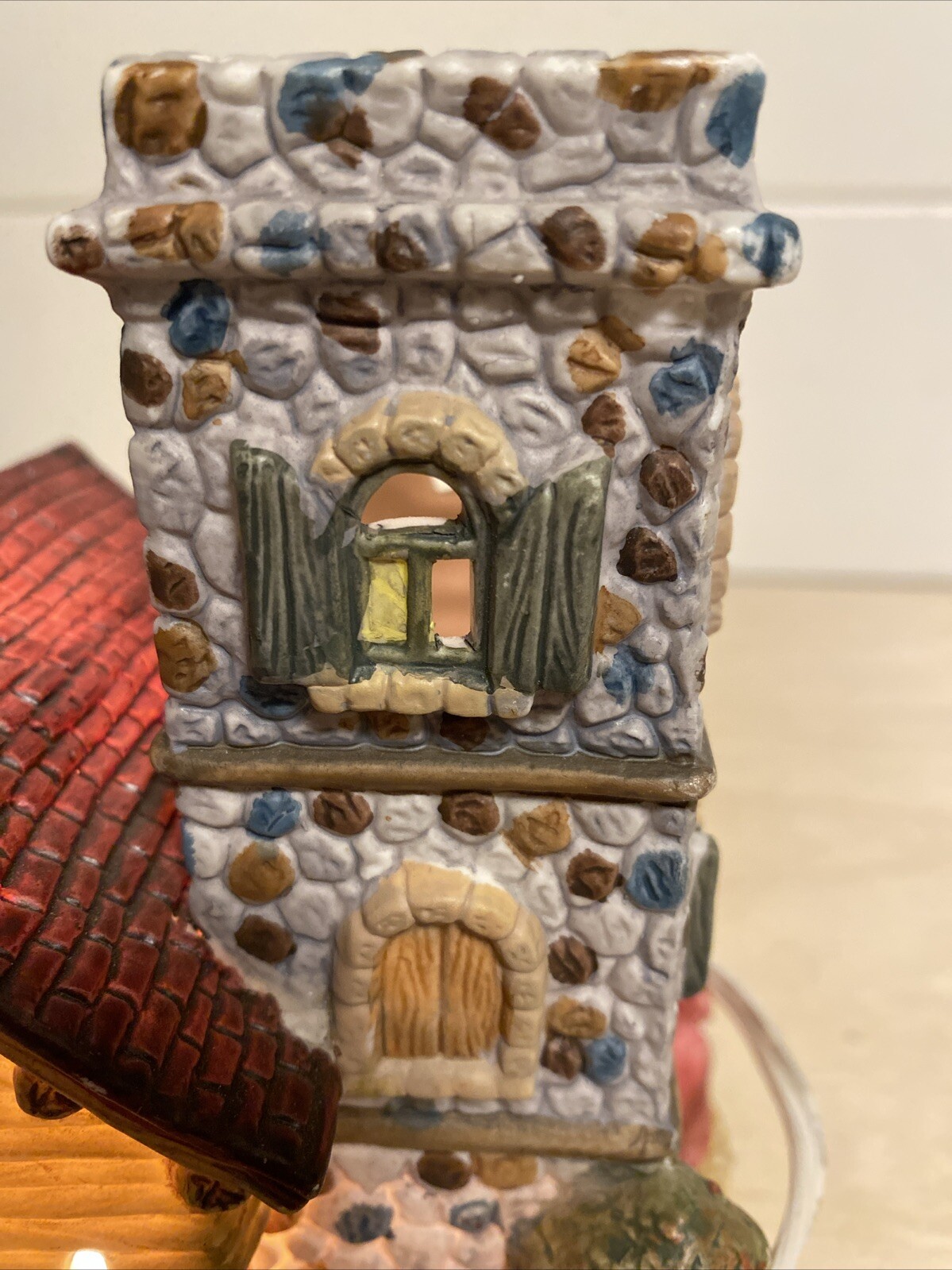 Vintage Christmas Tree Shop Handpainted Porcelain Lighted “The Apple House” G.C.