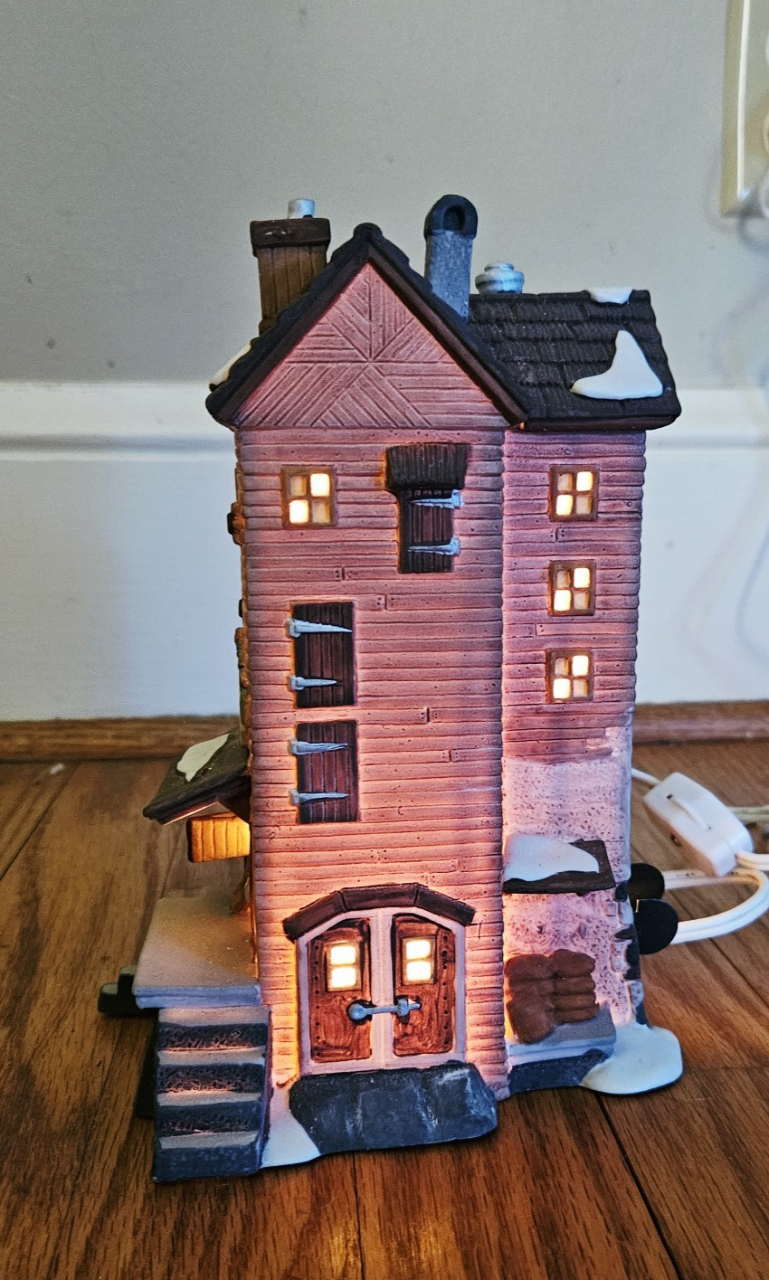 Dept 56 Great Denton Mill Dickens Village 5812-2 Lighted Holiday Decor Christma