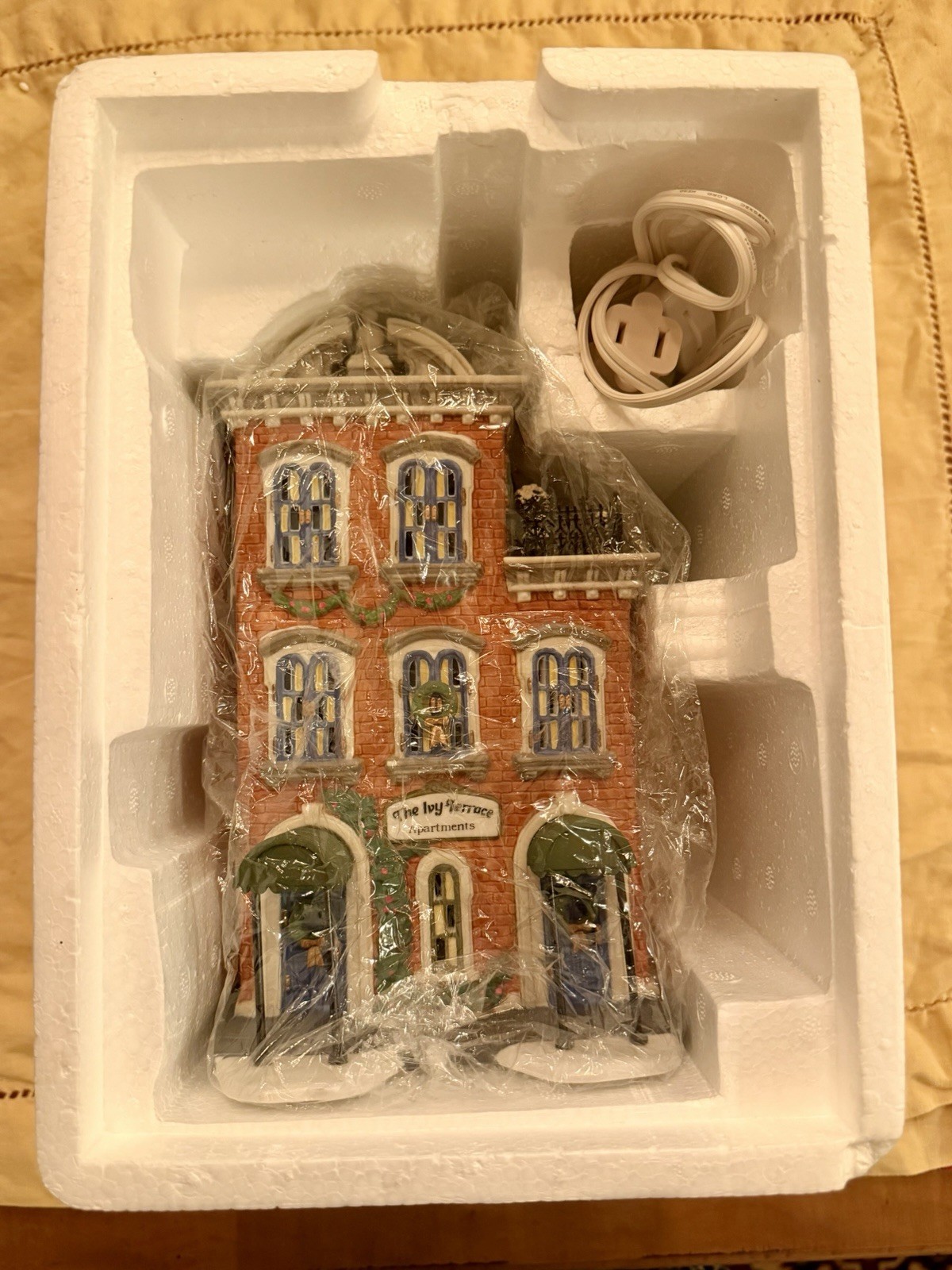 Dept 56 Christmas in the City “Ivy Terrace Apartments” #5887-4 Retired 1997 RARE