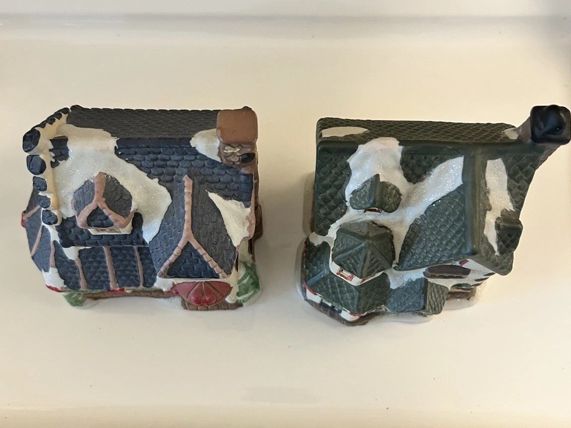 Cobblestone Corners 2001 Porcelain Christmas Buildings, Lot Of 2