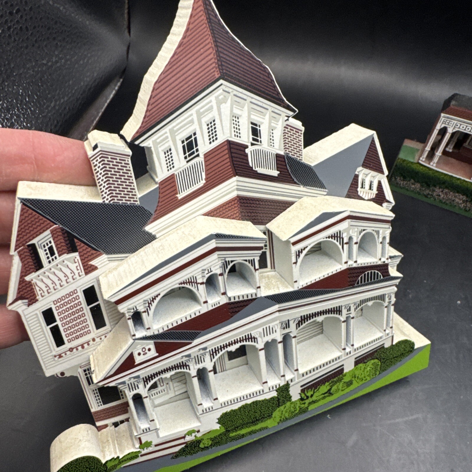 Shelia Shelf Sitters – Grand Victorian – Frank Hastings House ‘99, ‘97 Set Of 2