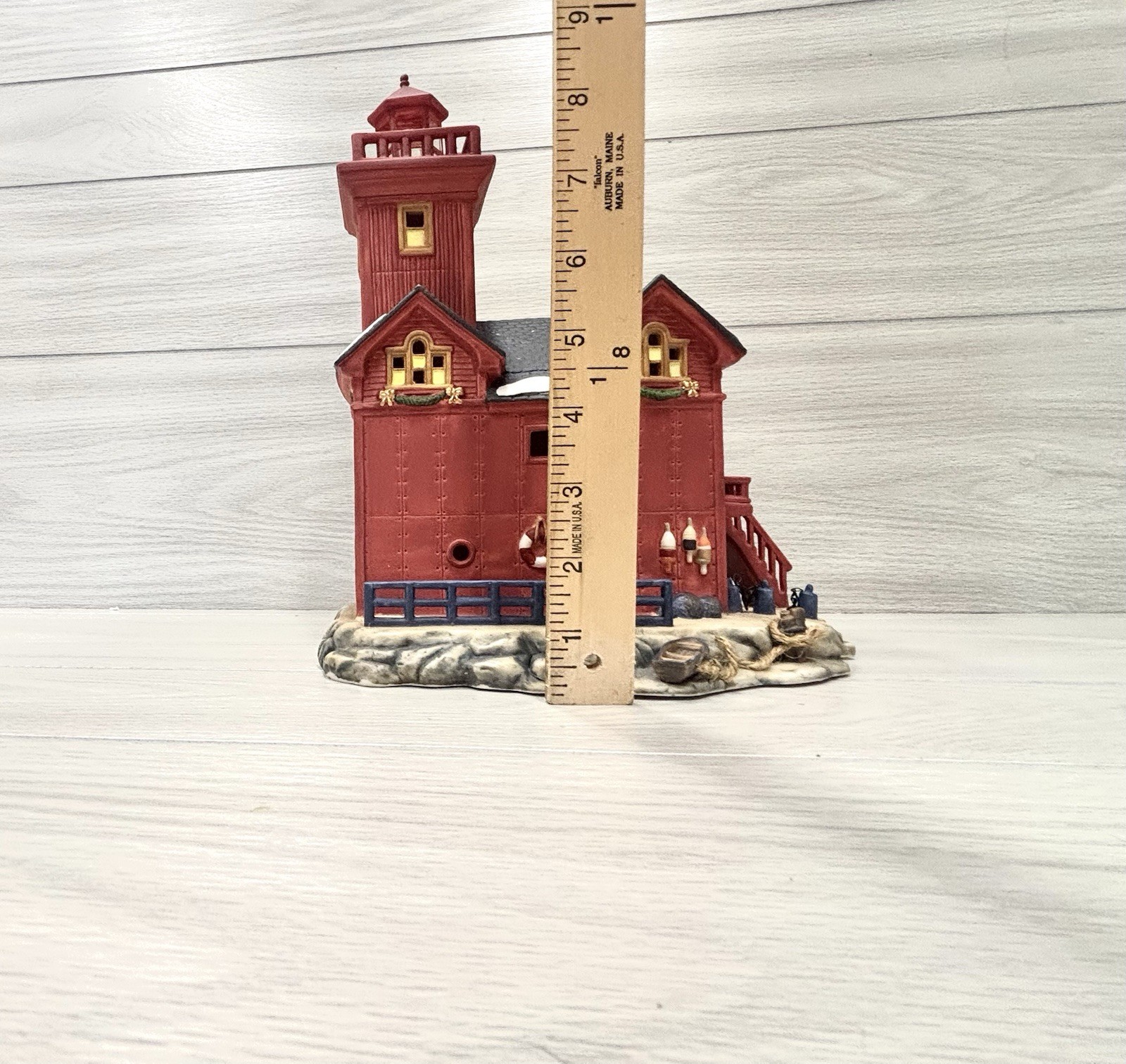 Harborside Village Collection “Holland, MI” Lighted House in Original Box