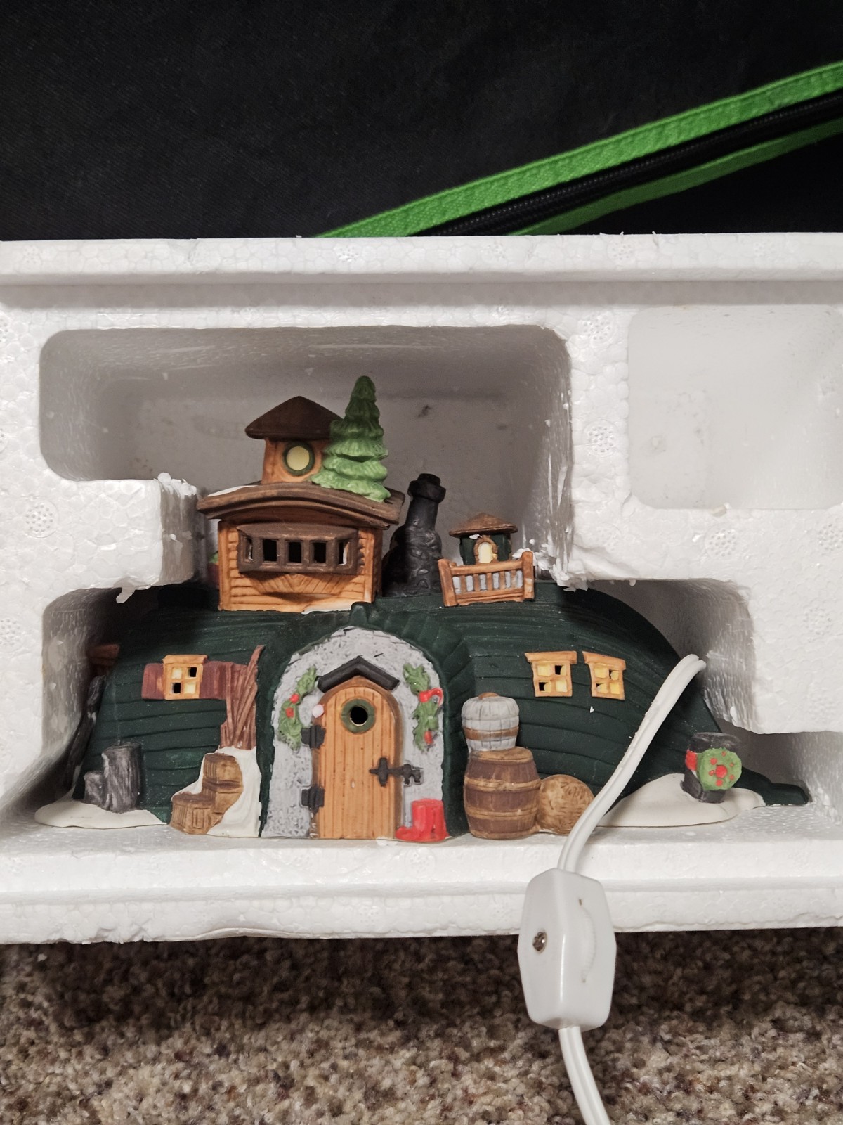 DEPT 56 DICKENS VILLAGE PEGGOTTY’S SEASIDE COTTAGE DAVID COPPERFIELD W/BOX 55506