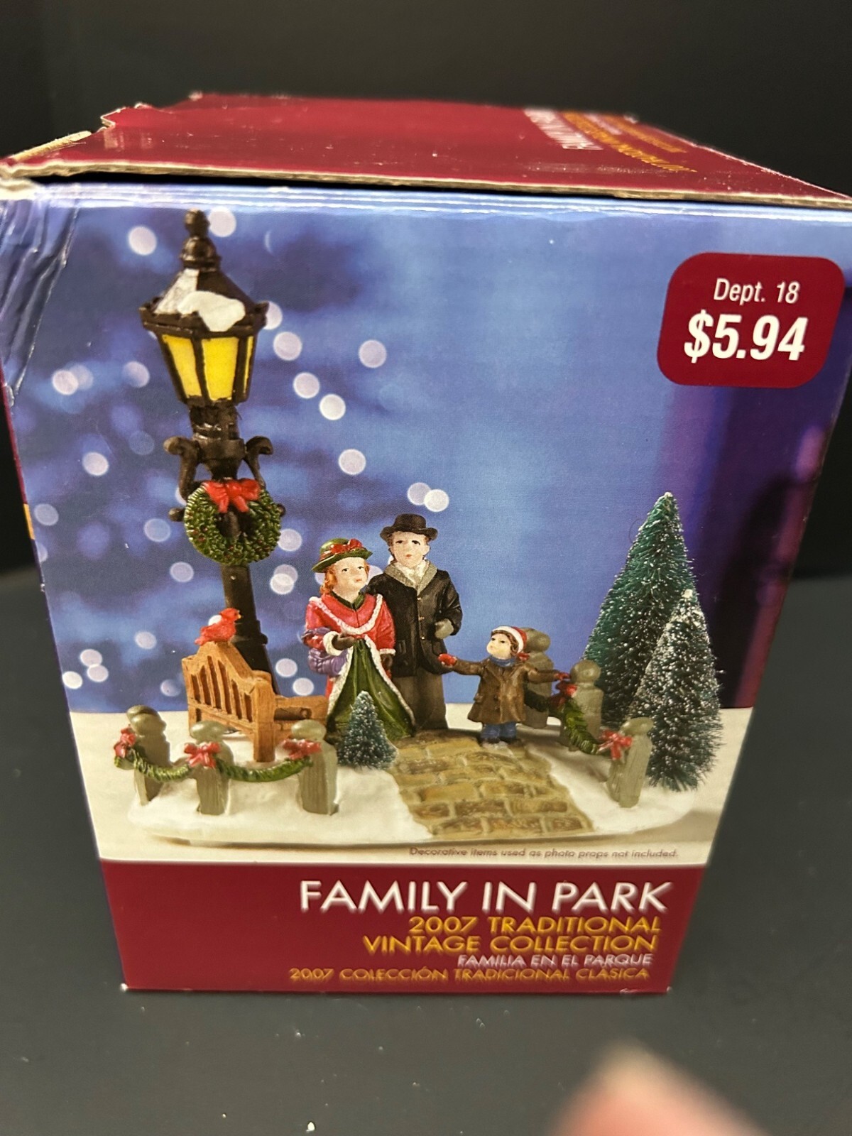Department 18 Family In Park 2007 Vintage Collection Figurine Christmas Decor