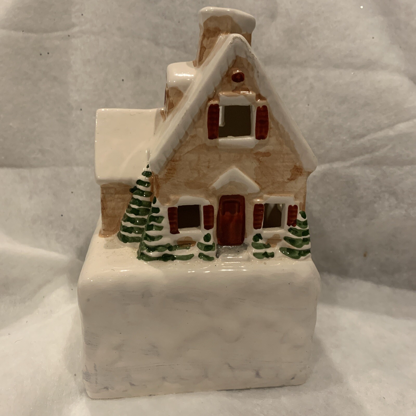 Vintage WINTER WONDERLAND 1986 Christmas Village Brown Red House 7”Tall Ceramic