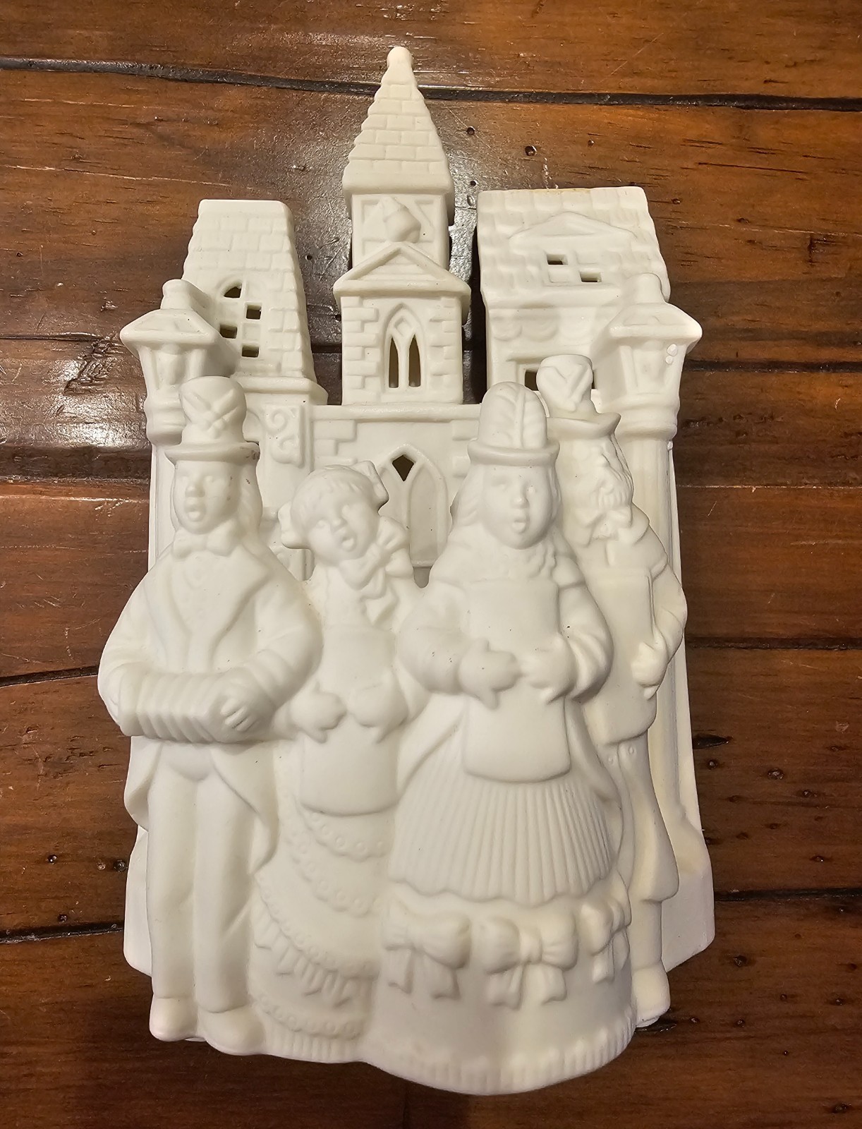 Christmas Village Carolers Tealight Candle Holder Partylite Ivory 8 in Ceramic