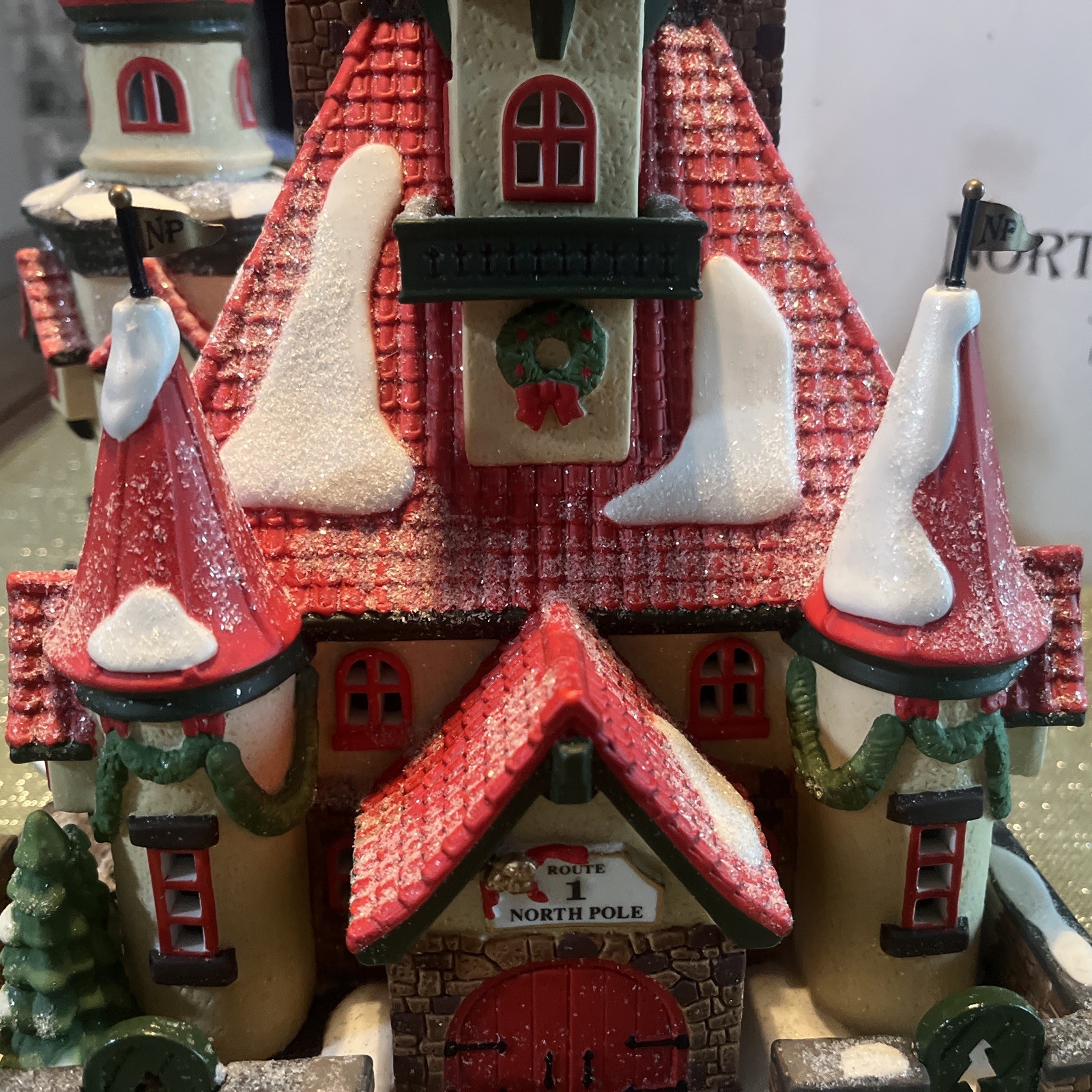 Department 56 North Pole Series Home of Mr & Mrs Claus EXCELLENT Christmas
