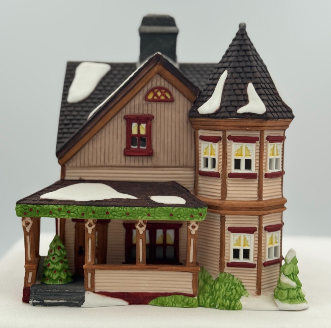 Dept 56 New England Village Series “Thomas T. Julian House” #5657-0 Heritage