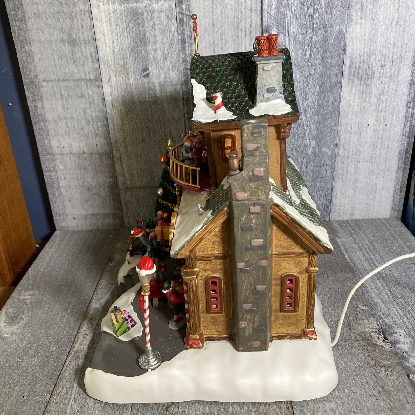 Lemax Christmas SANTA’S WORKSHOP #35558 NRFB Sights & Sounds Wonderland Village