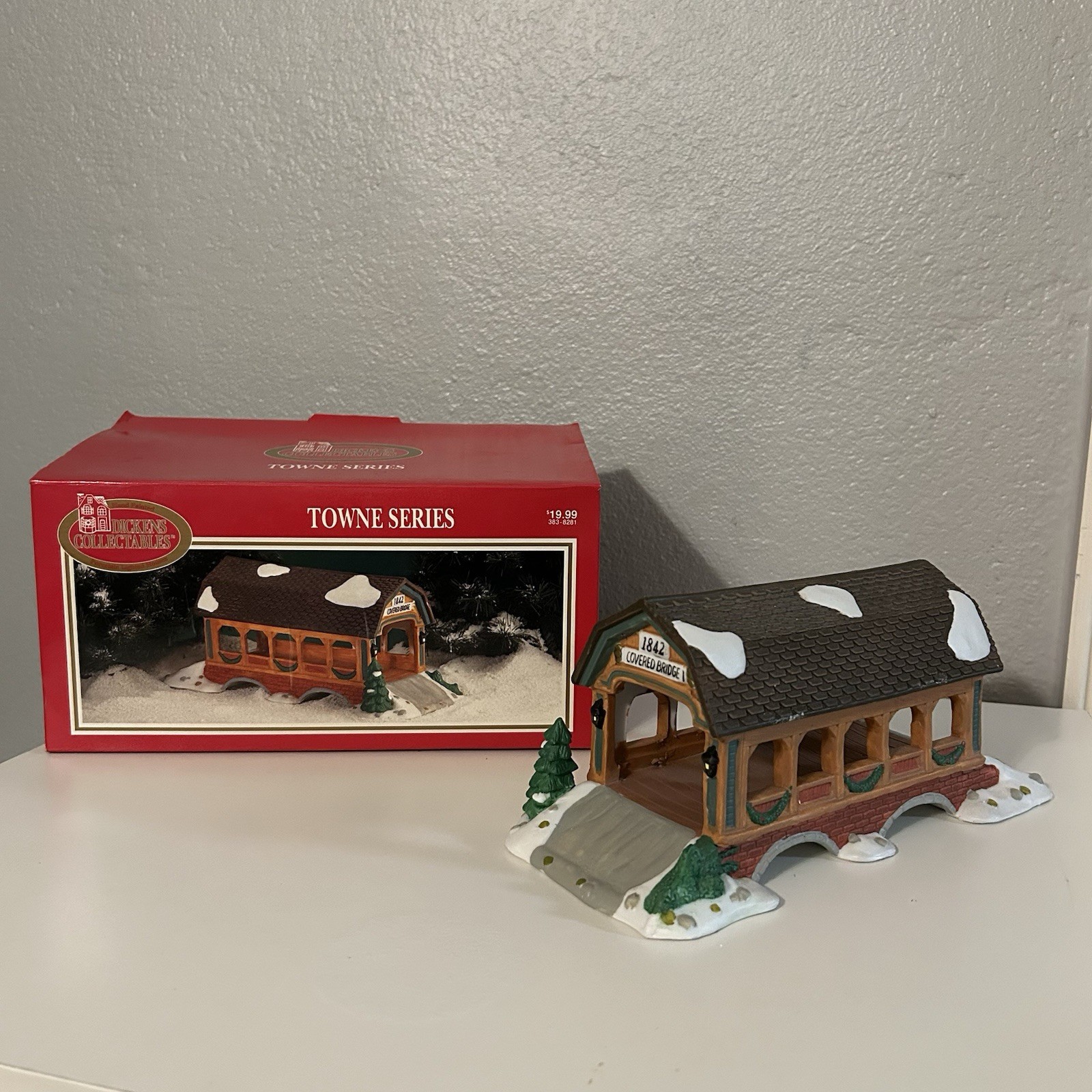 Dickens Collectables COVERED BRIDGE TOWNE SERIES Christmas Village HOUSE 1997