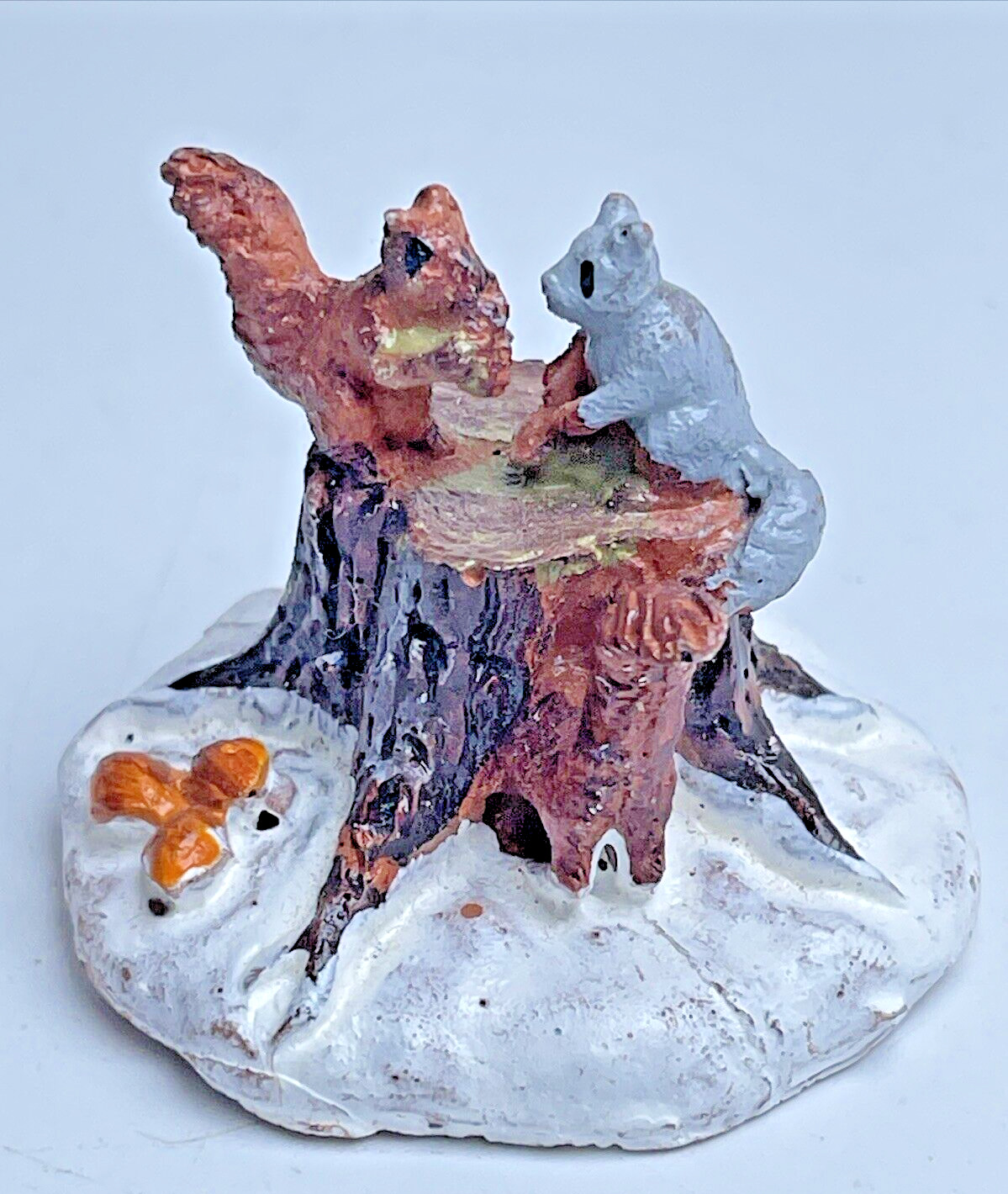 Lemax Christmas Village Town Chipmunks 32693 Squirrels On a Tree Stump