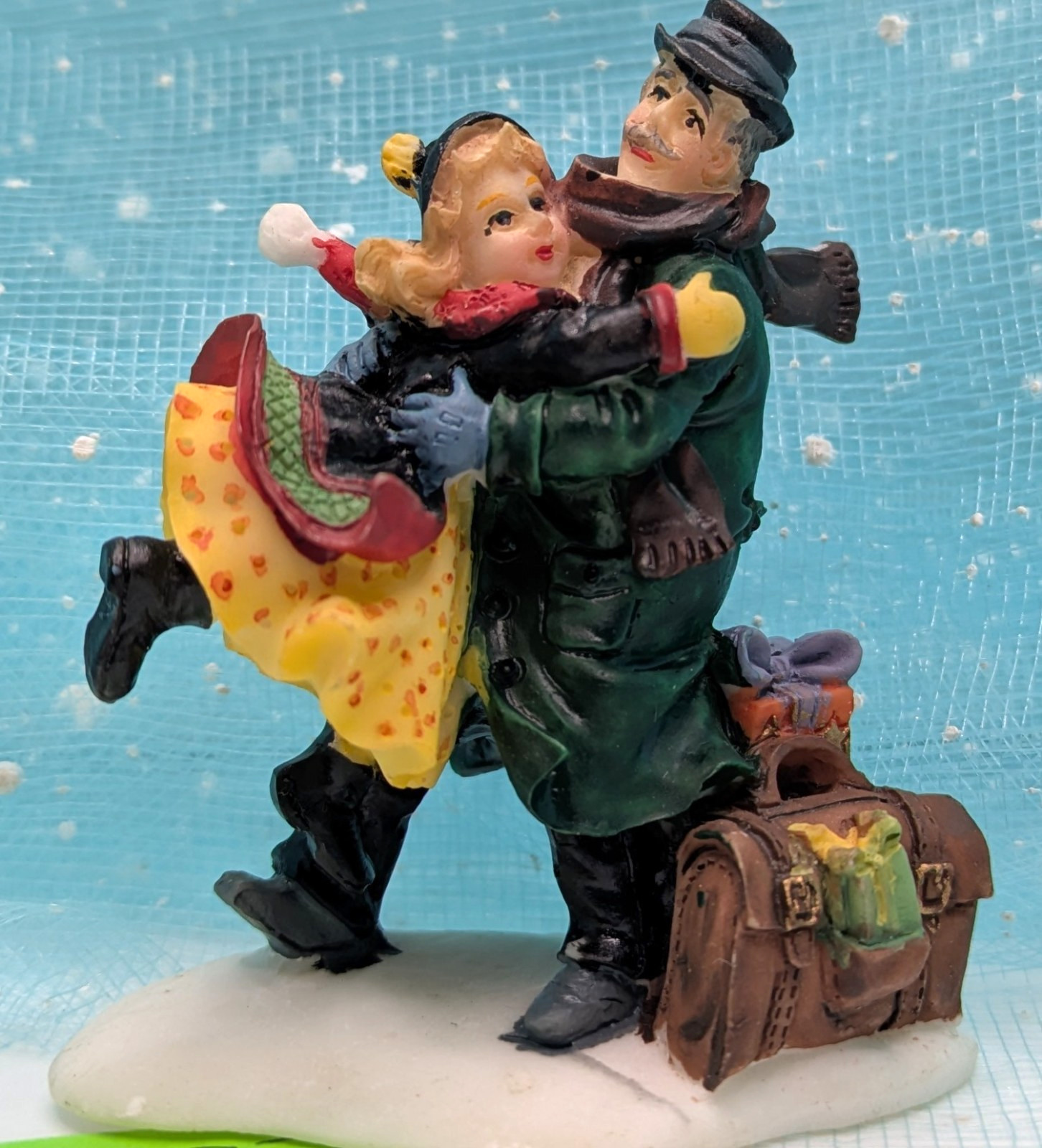 *POOR PAINT JOB Santa’s Workbench Father Daughter Christmas Village LOOSE INV574