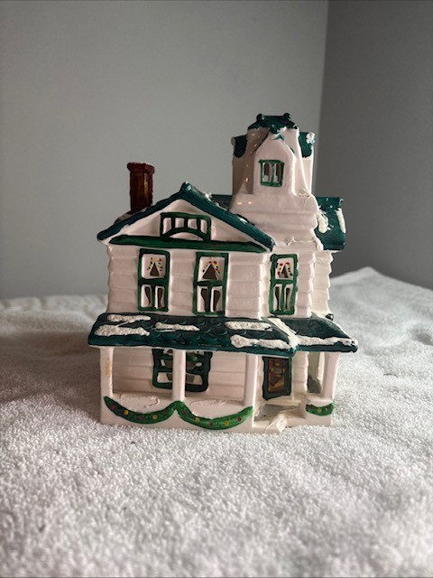Vintage Dept 56 1983 Wooden Clapboard House Ceramic Snowhouse Series USED