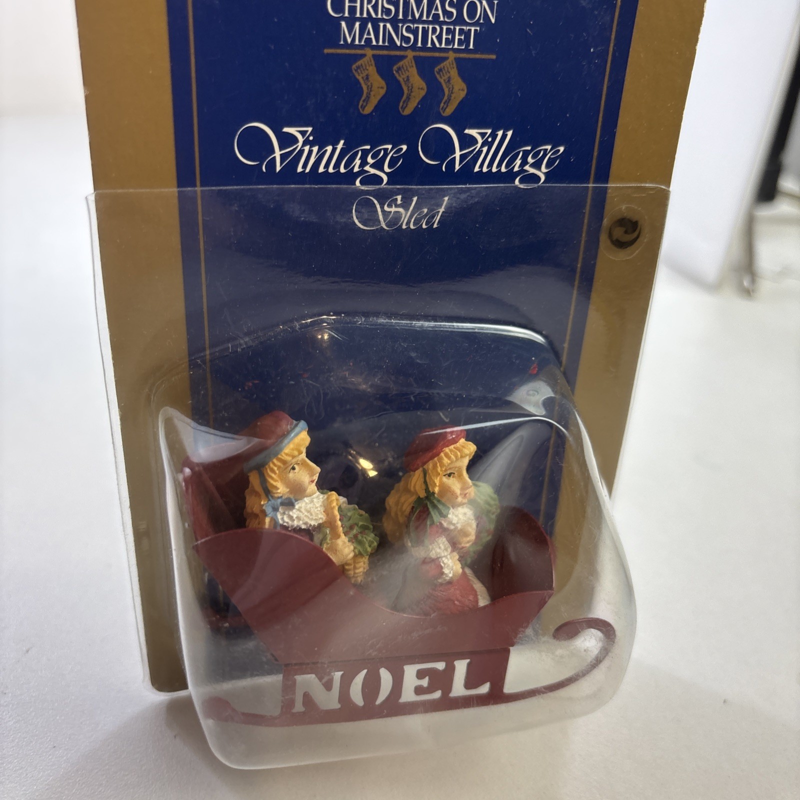 Christmas On Mainstreet Village Figure/Accessory Mother Daughter Sledding NOEL