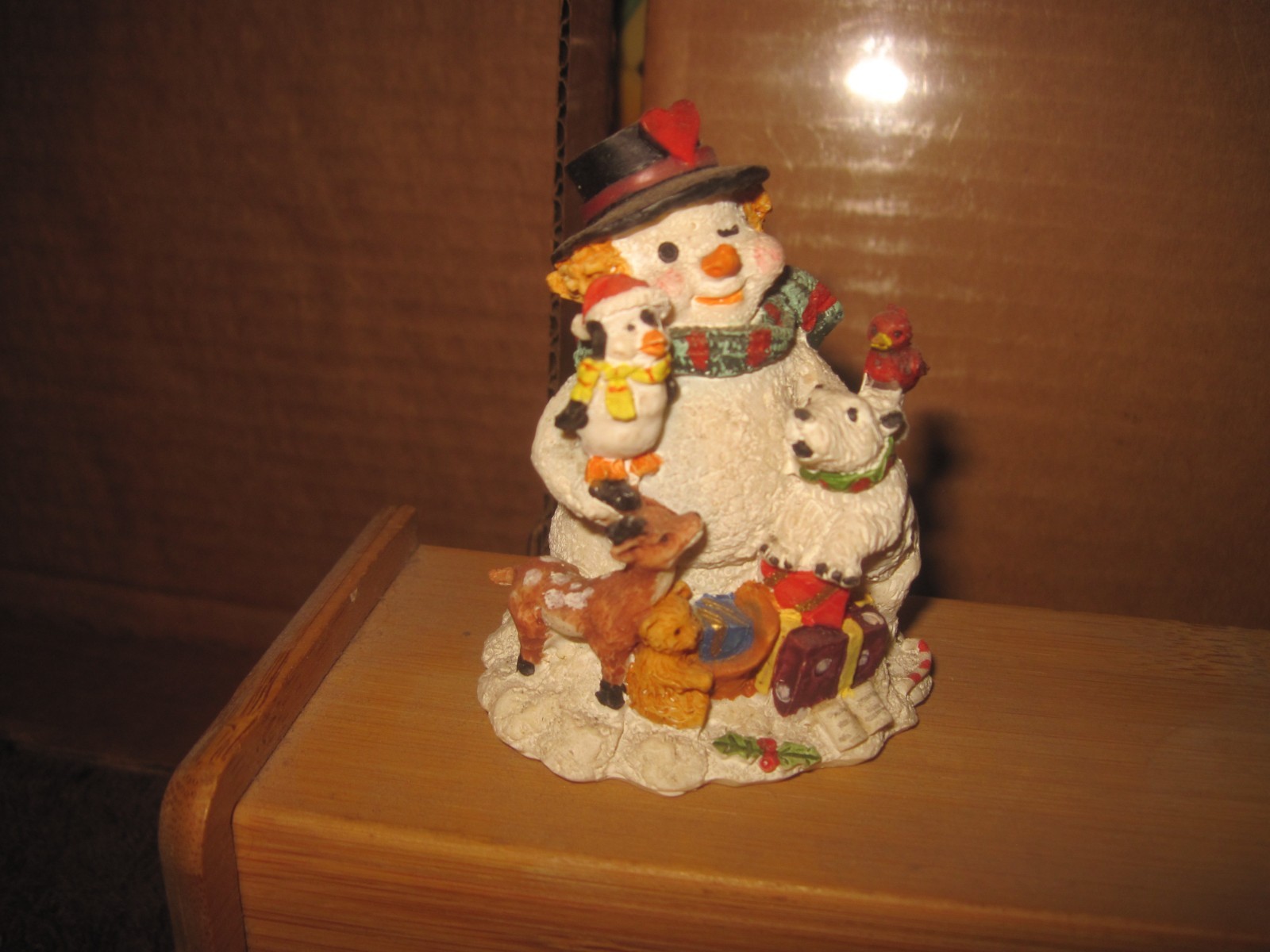 E: Christmas Village Resin/Ceramic 12 Pcs., Unbranded, 1 7/8″ to 3″ tall