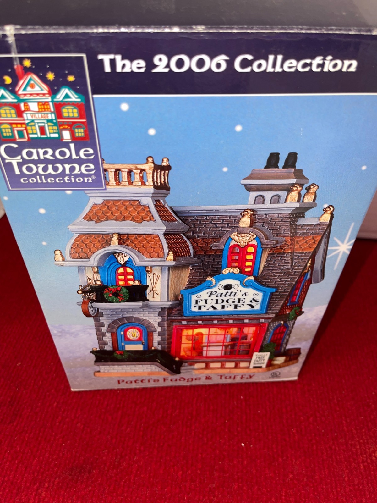 Lemax Carole Towne 2006 Patti’s Fudge & Taffy Porcelain Lighted House 65429L B35