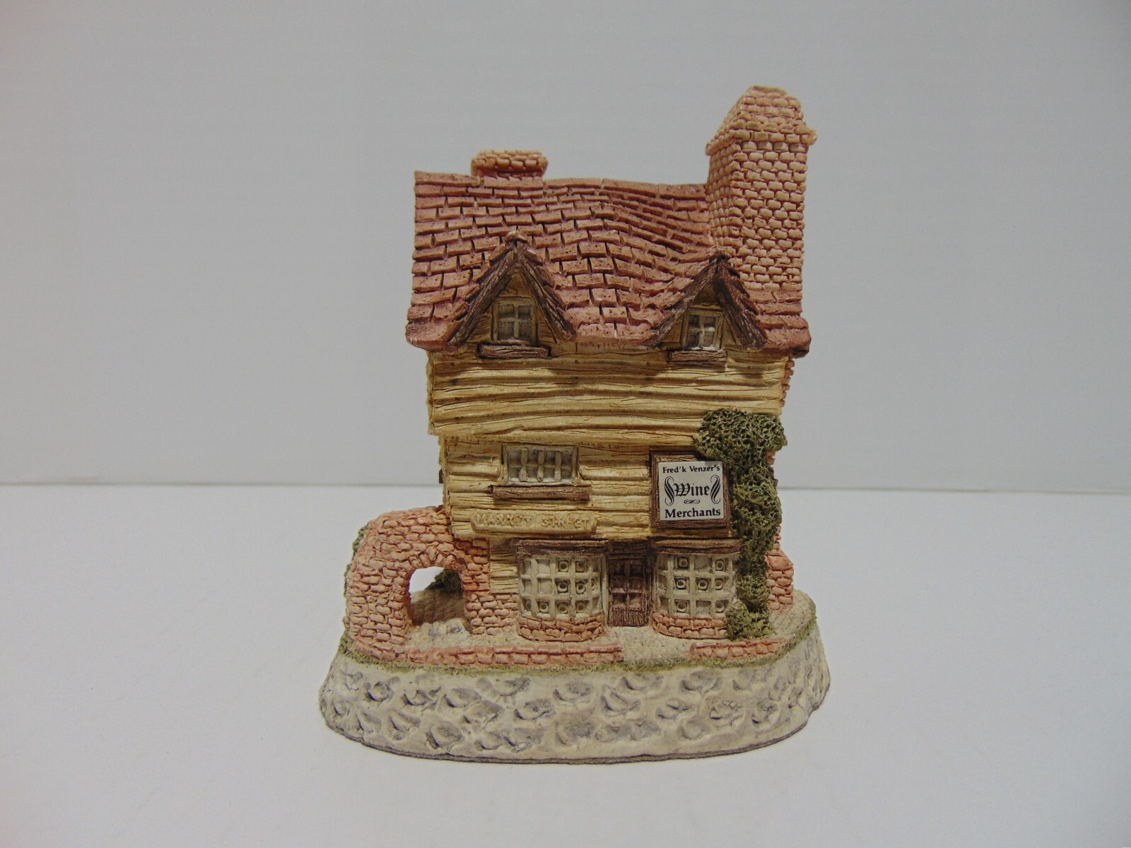 David Winter Cottages Wine Merchant 1980 Box COA John Hine