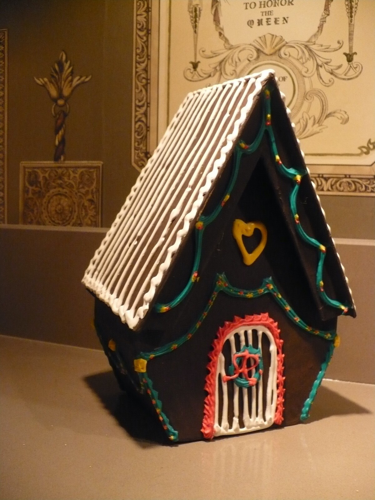 Christmas Gingerbread House 8″ Cottage Decorative Detail Made in Philippines