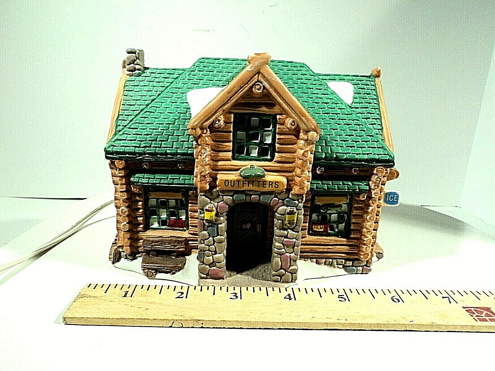 THE OUTFITTER’S STORE CHRISTMAS VILLAGE LIGHTED BUILDING RARE/RETIRED 1996 MIB