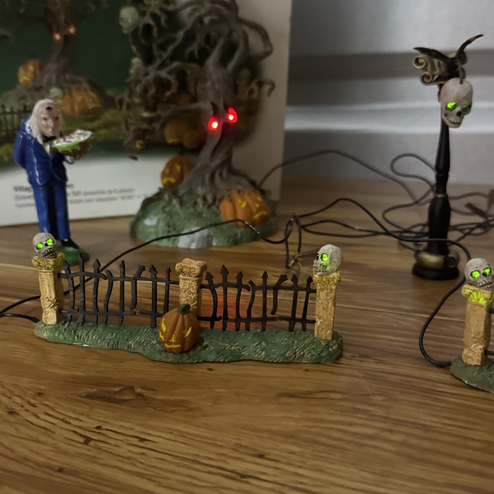 Dept 56 Village Accessories Halloween Gravely Landscape Set #56.53060 w Box