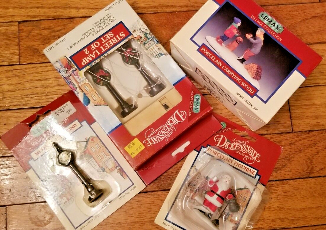 4 LEMAX Dickensvale Procelain carrying wood clock street lights Santa