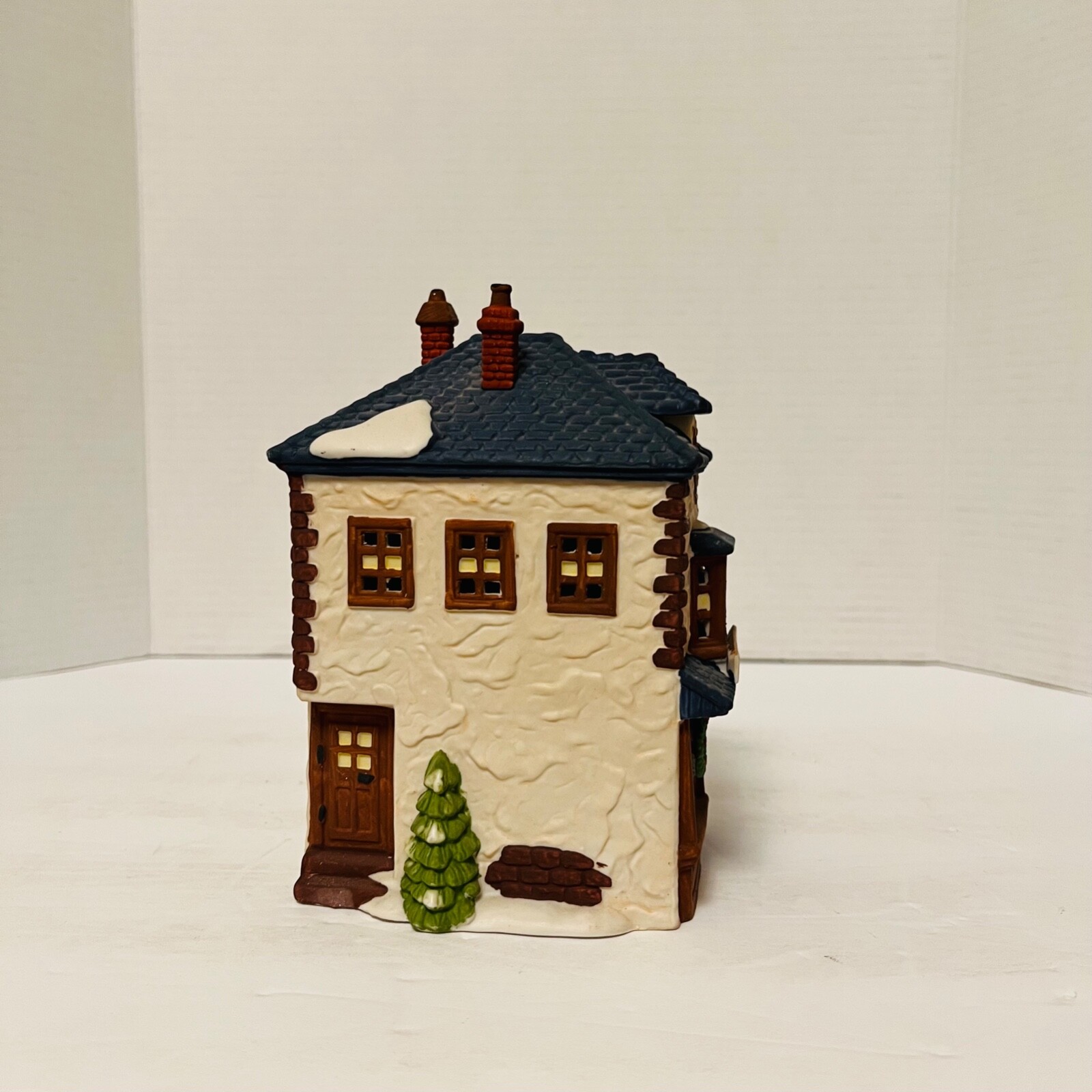 Walpole Tailors #59269 Dickens Village Series Merchant Shop Department 56