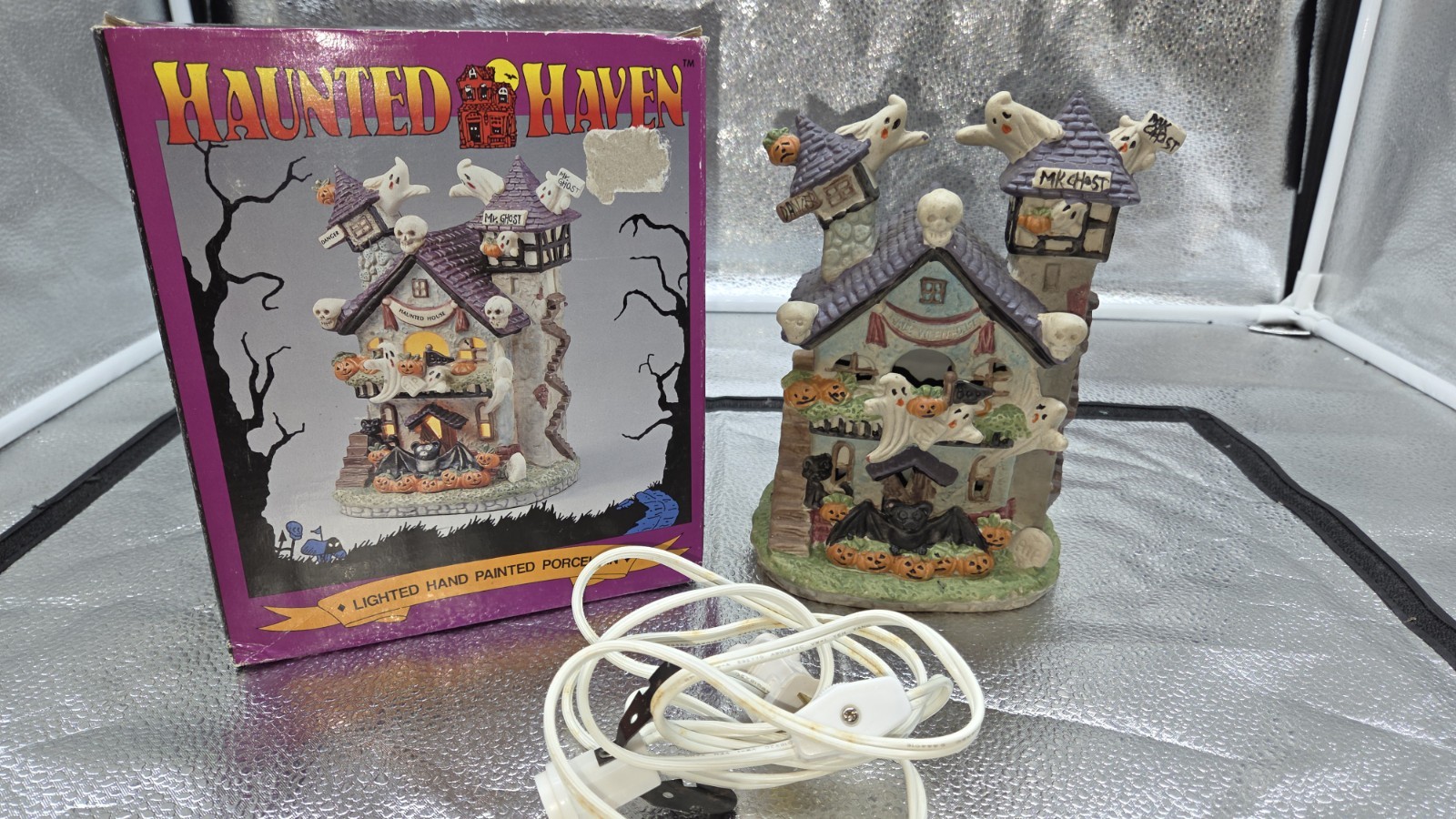 Vintage 1994 Caldor HAUNTED HAVEN LIGHTED PORCELAIN HALLOWEEN GHOST HOUSE