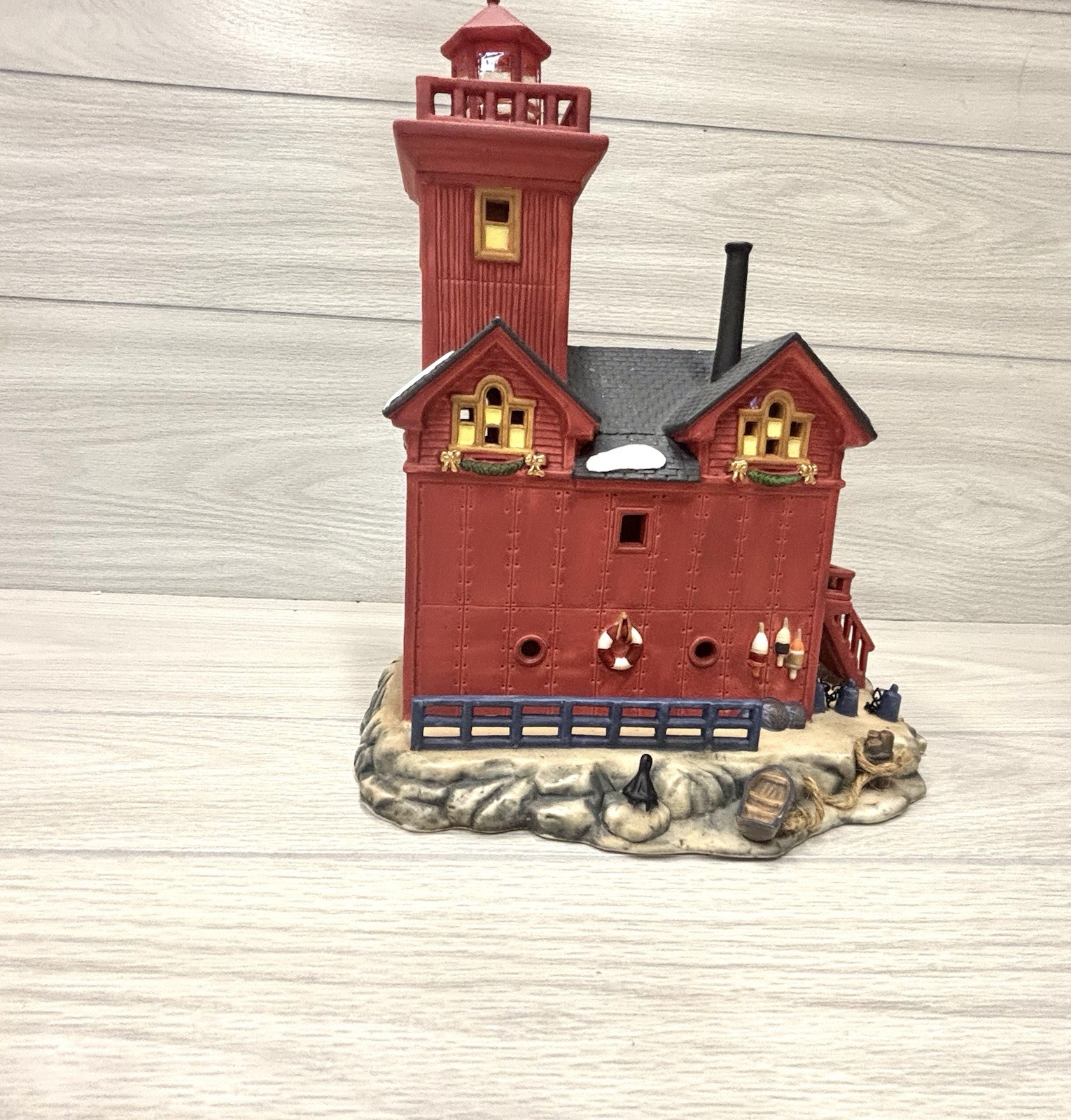 Harborside Village Collection “Holland, MI” Lighted House in Original Box