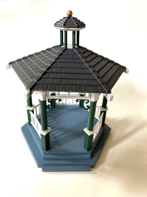 2010 Lemax Village Collection Plastic Gazebo with Optional Decorations, Diorama