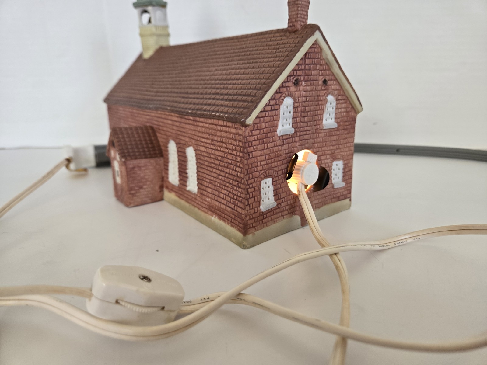 The Old Salem Series Ceramic Village House Moravian Church 1992 FREE SHIPPING