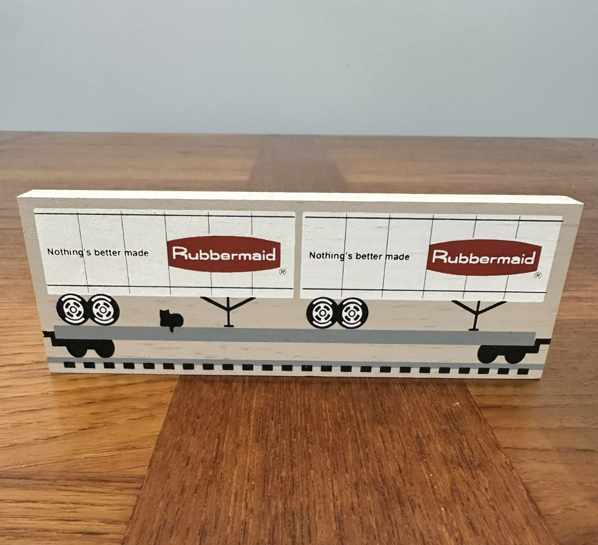 Retired 1995 Cat’s Meow Village – RUBBERMAID TRAIN CAR Accessory #247
