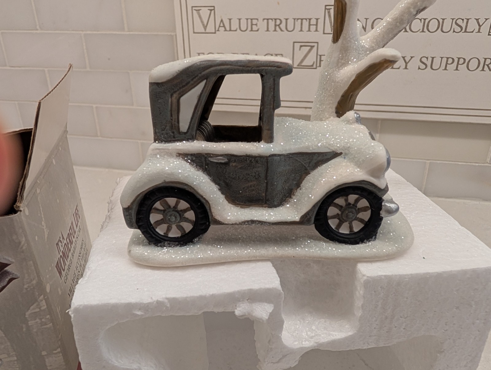 Enesco It’s A Wonderful Life Christmas Village George Bailey’s Car Crashed Tree