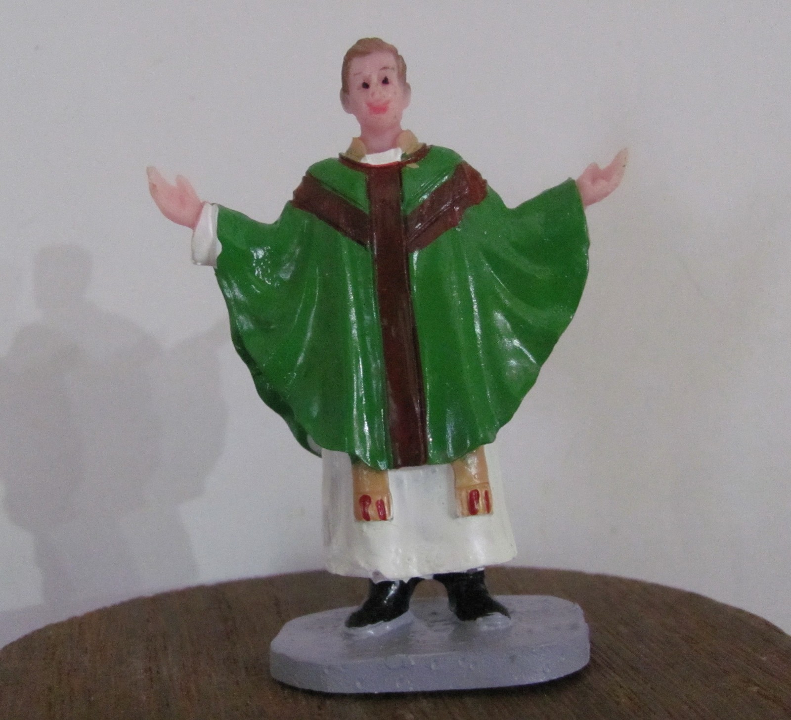 Lemax Caddington Village Figurine – Parish Priest #02931