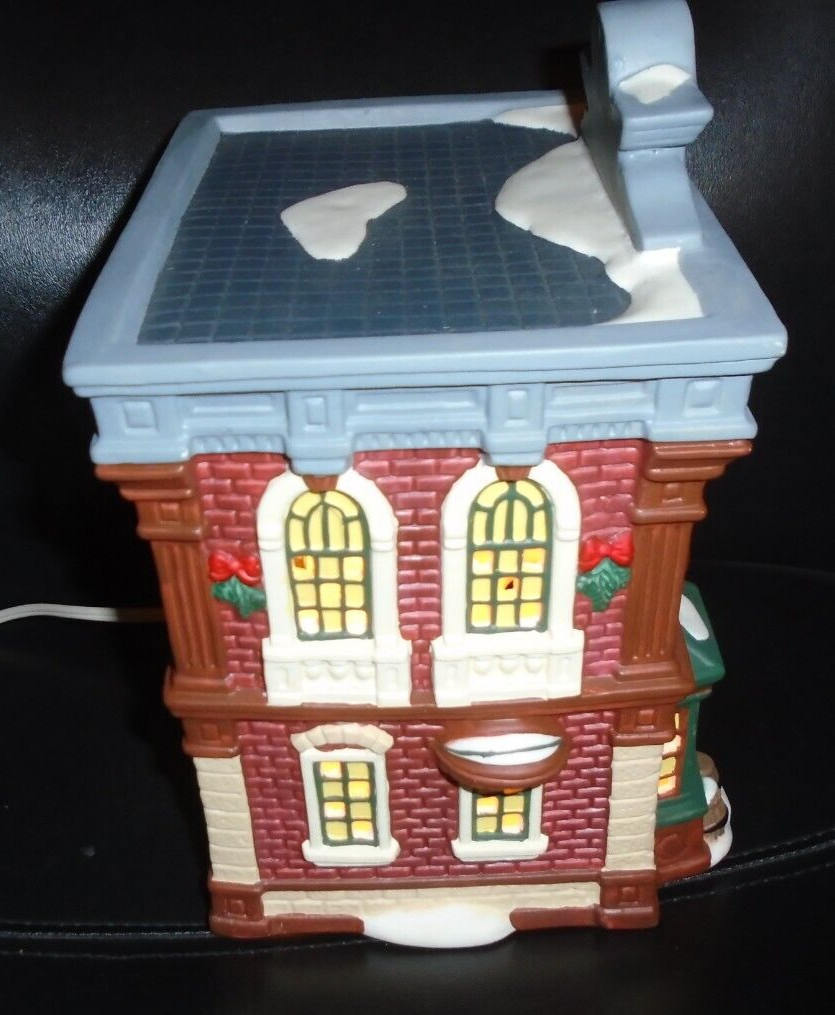 1997 USED HEARTLAND VALLEY O’WELL “STATE COLLEGE” PORCELAIN VILLAGE HOUSE