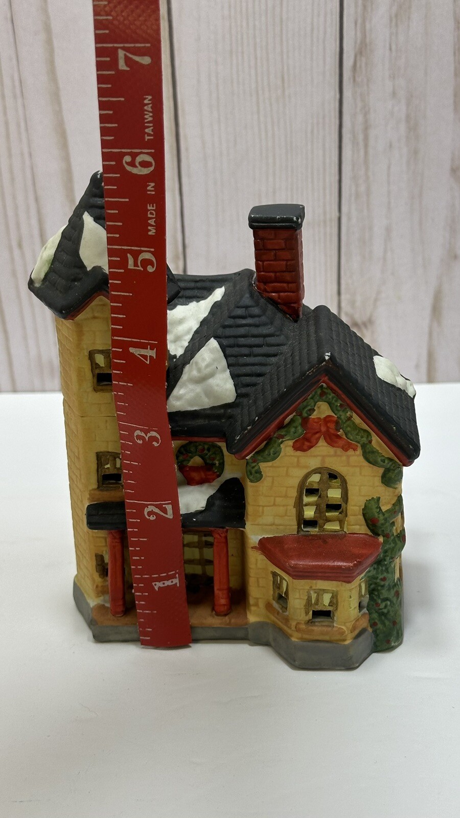Vintage Christmas 1995 Santas Best Village Victorian Village *Repaired Chimney*