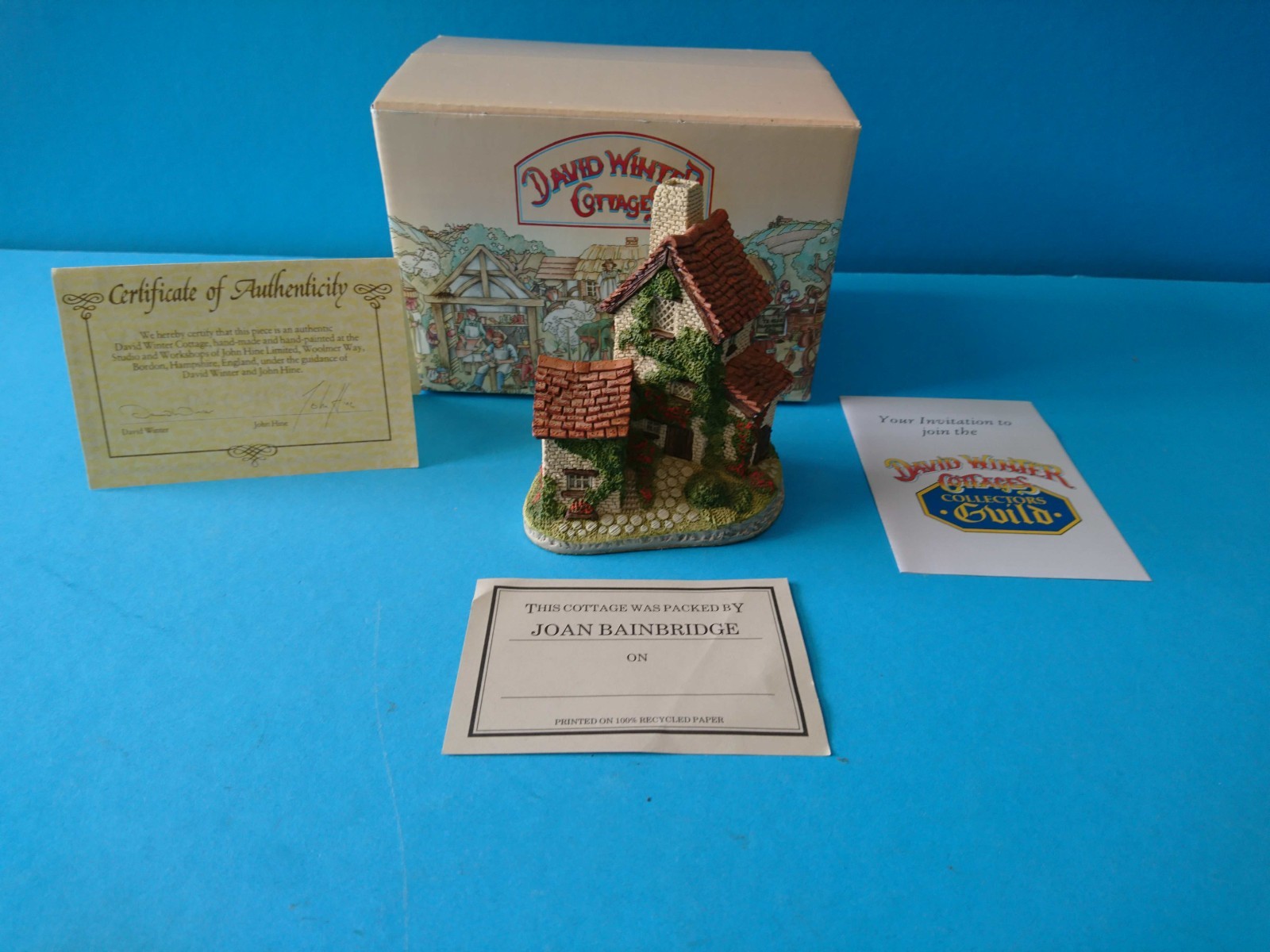 IVY COTTAGE – DAVID WINTER COTTAGES – JOHN HINE LTD – COA & ORIGINAL BOX (1992)