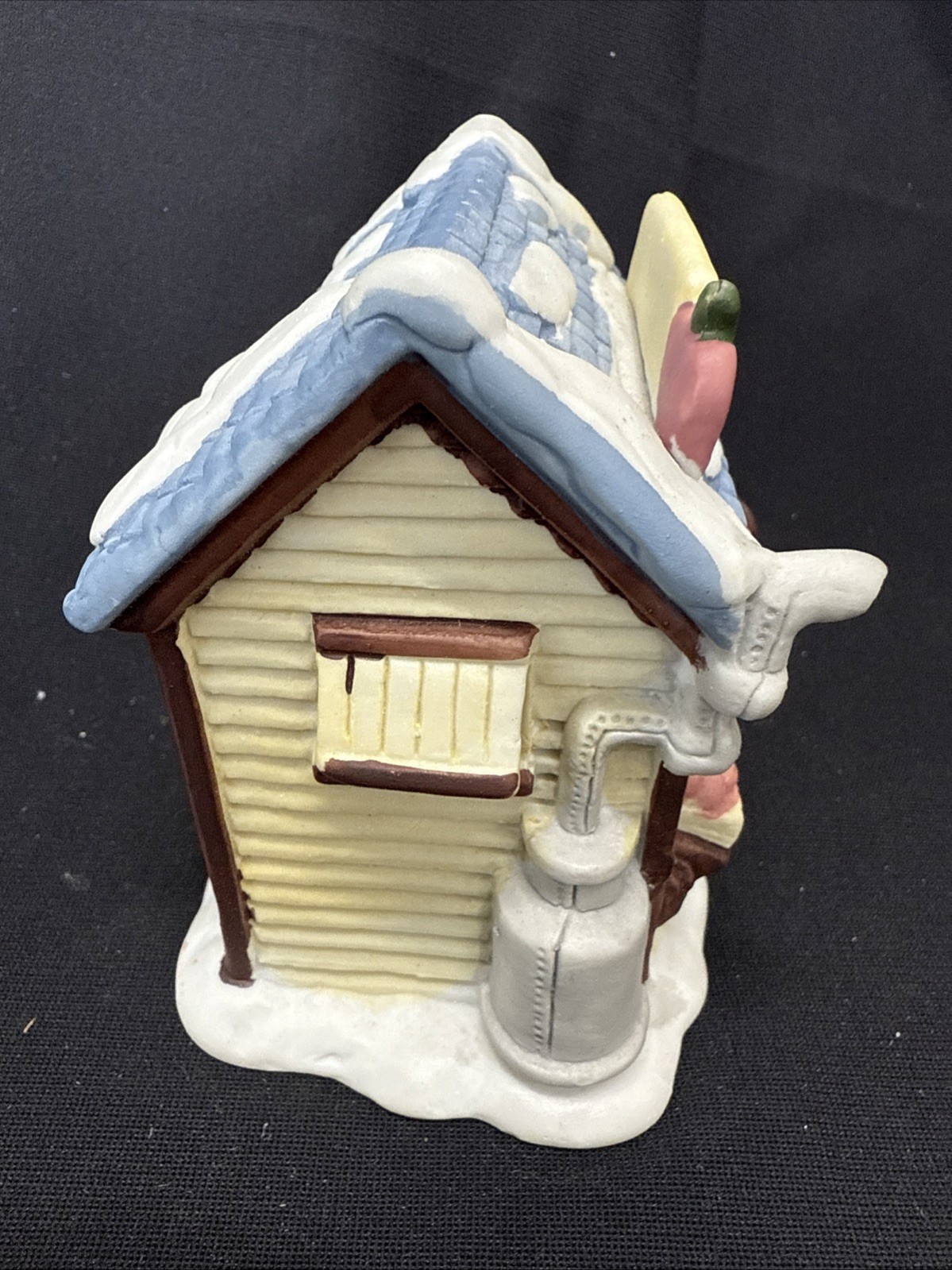 DICKENSVILLE COLLECTABLES BY NOMA 1991 PORCELAIN APPLE STAND