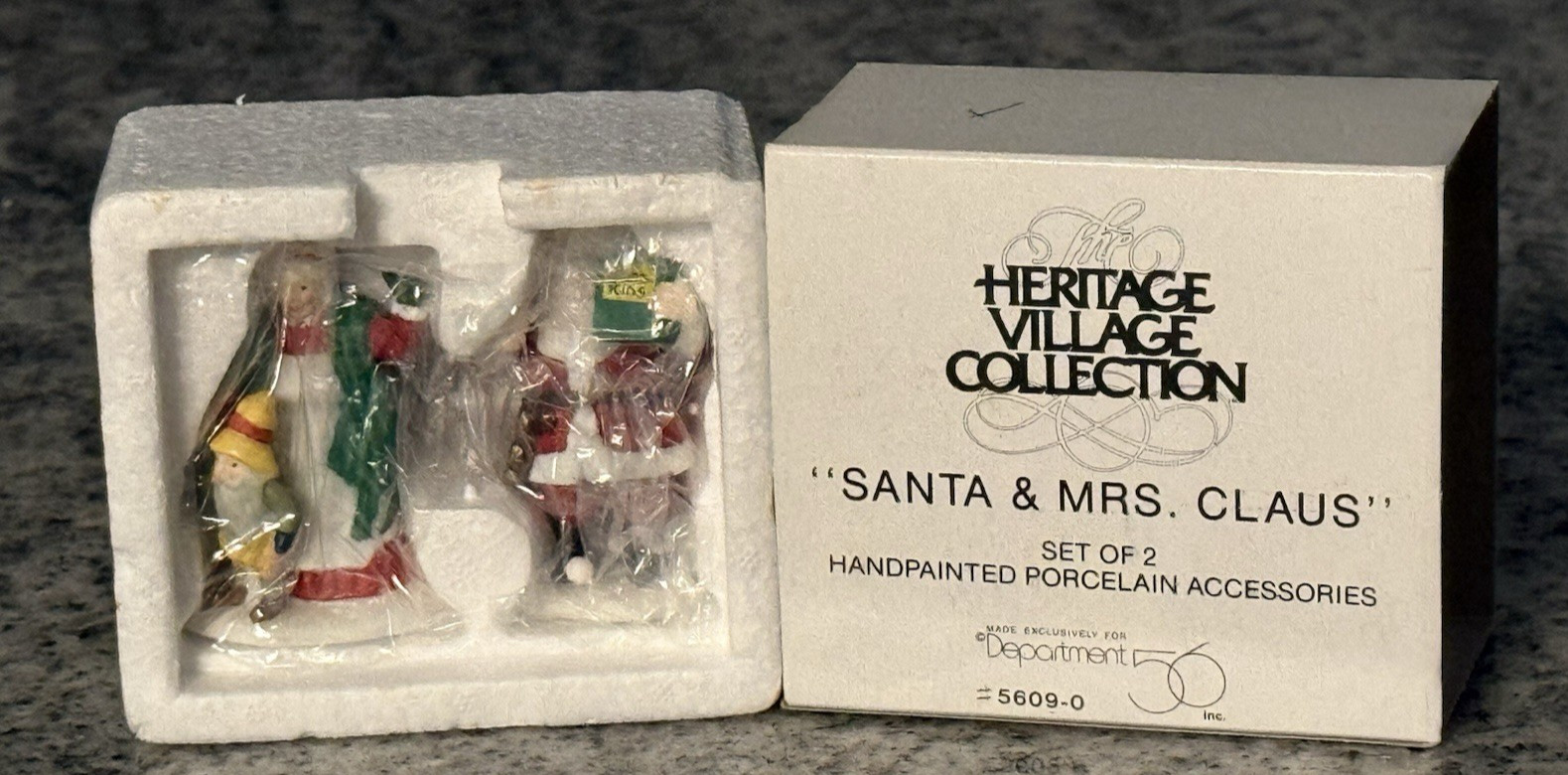 Dept 56 North Pole Series Santa” Mr. & Mrs Claus” 56090 figures