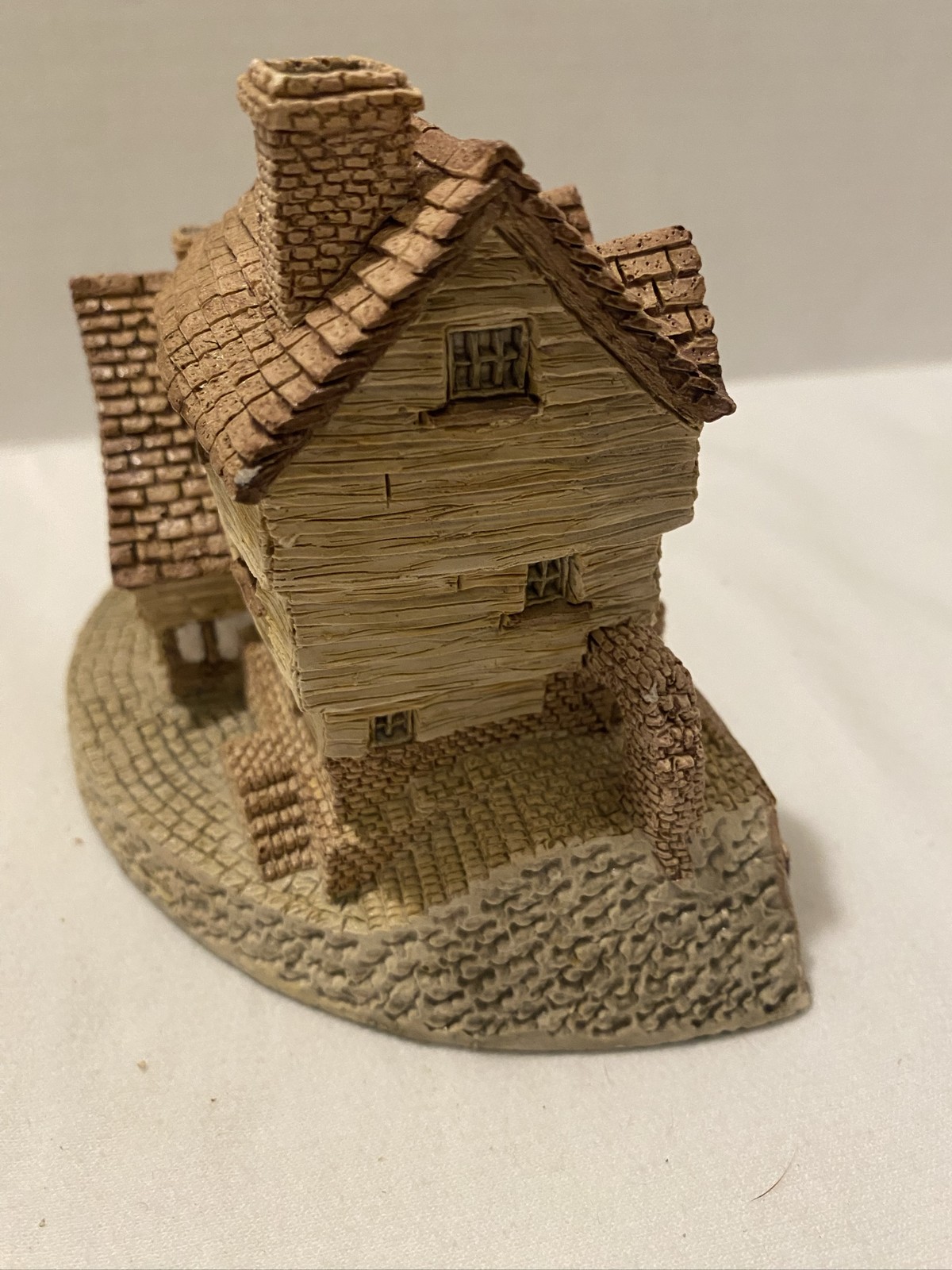 David Winter Market Street Miniature Village House Figurine Hand Painted 1980