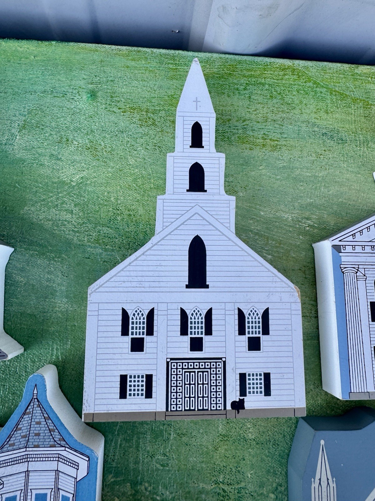 12 Vintage The Cat’s Meow Vermont Village 1994-2006 Lot. Some Rarer Pieces.